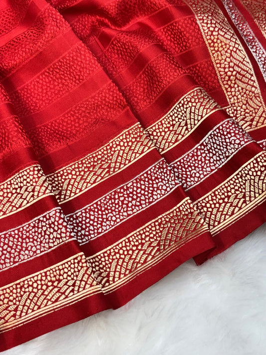 Red Pure Tanchoi Silk Buti Handwoven Banarasi Saree