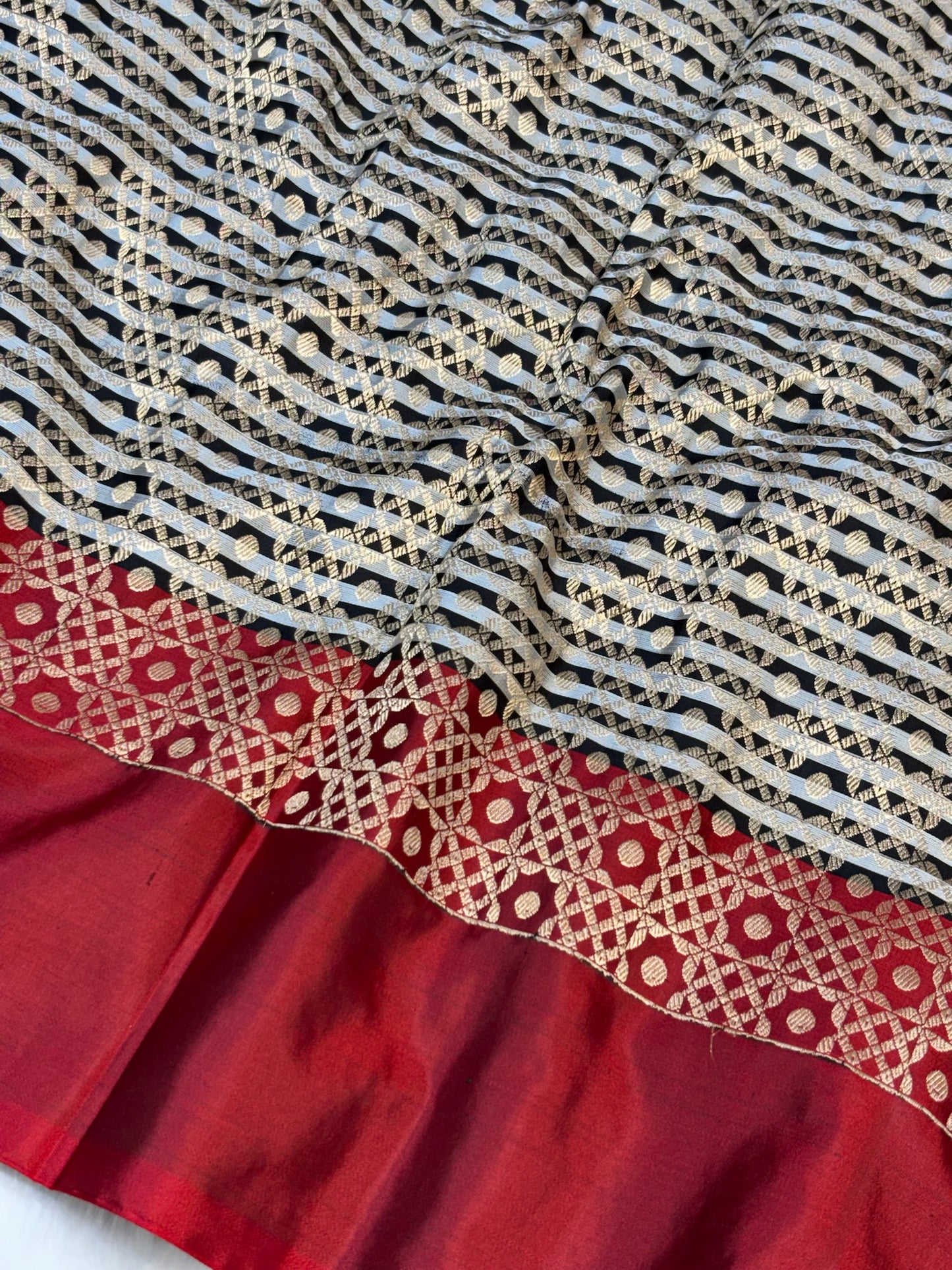 Pure Mashru Handwoven Silk Saree – Elegance