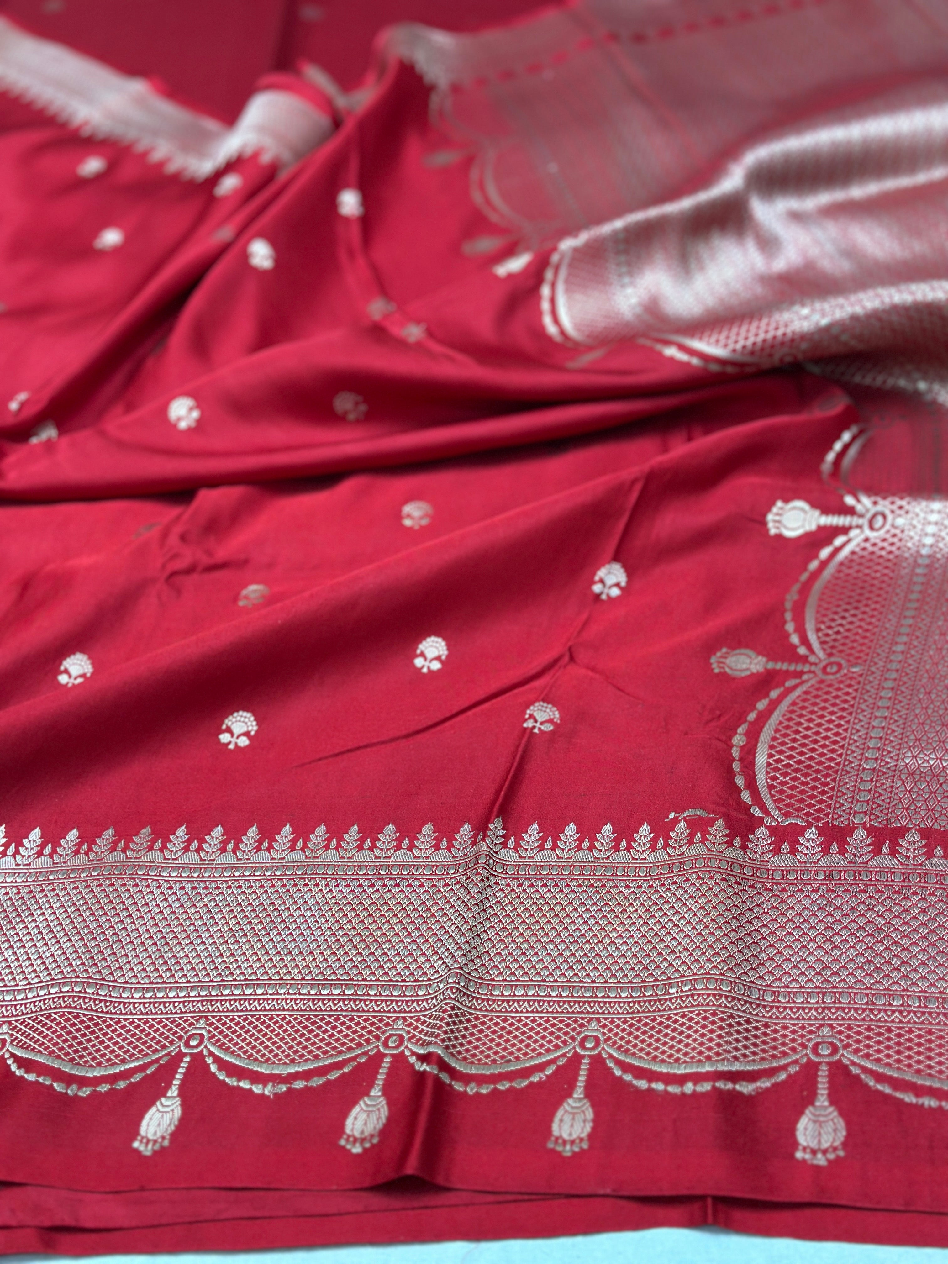 Red Handwoven Pure Banarasi Mashru Silk Saree