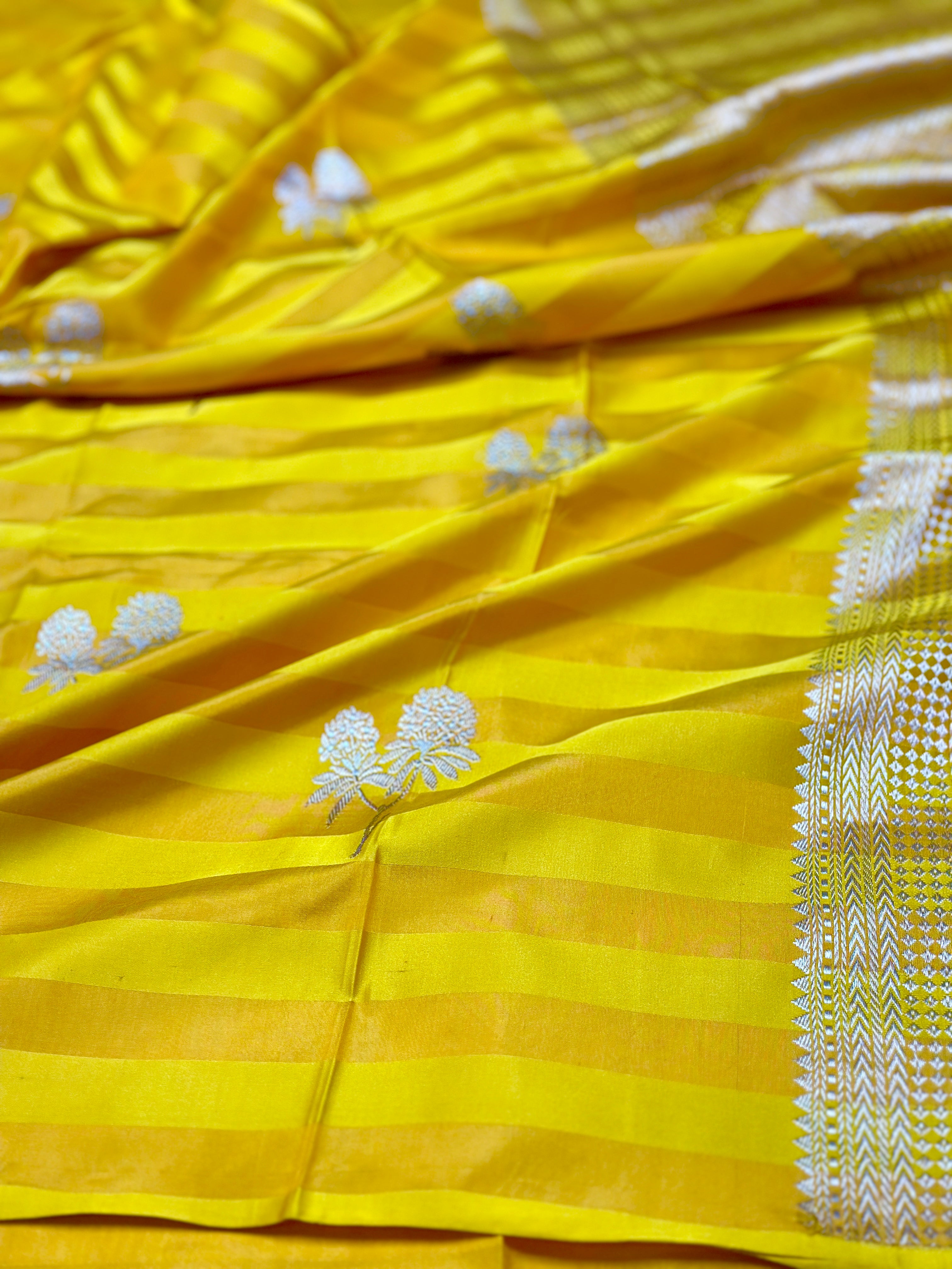 Yellow Handwoven Pure Banarasi Mashru Silk Saree