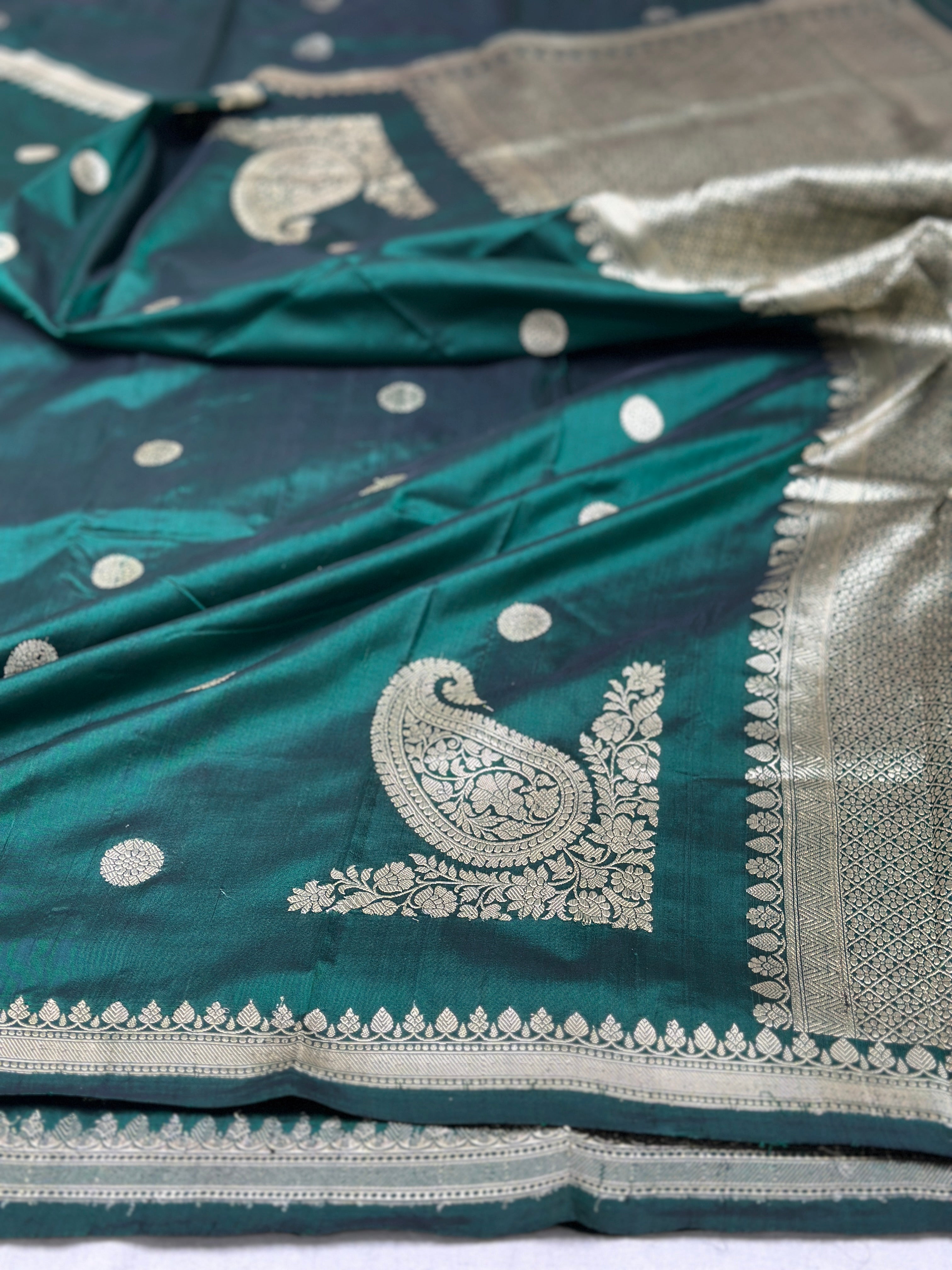 Rama green Handwoven Banarasi Pure katan Silk Saree