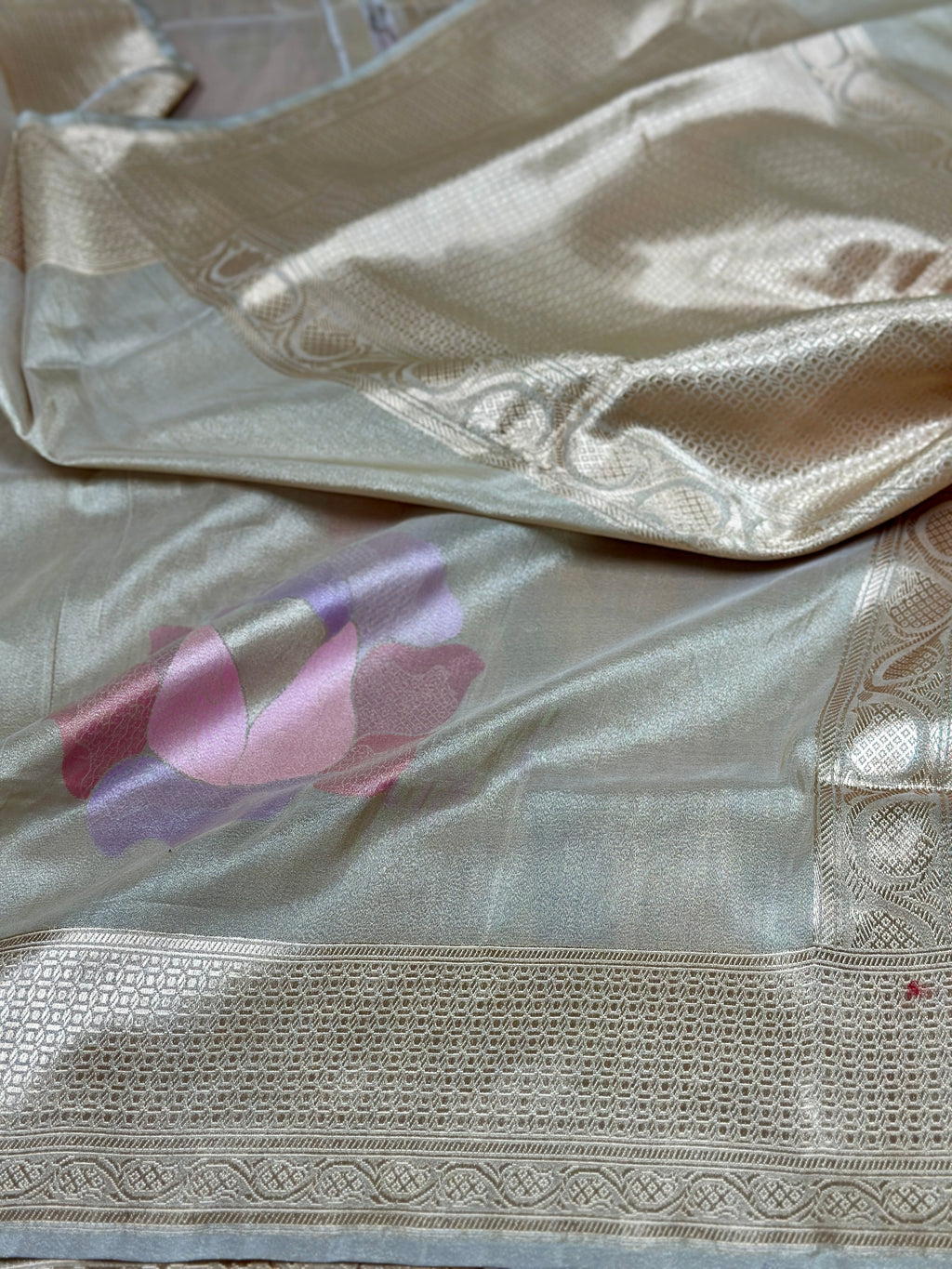 Handwoven Pure Banarasi Iktara Tissue Silk Saree