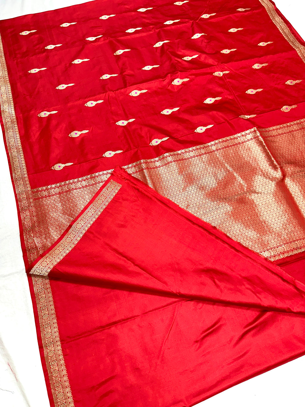 Red Handwoven Mashru Silk Saree