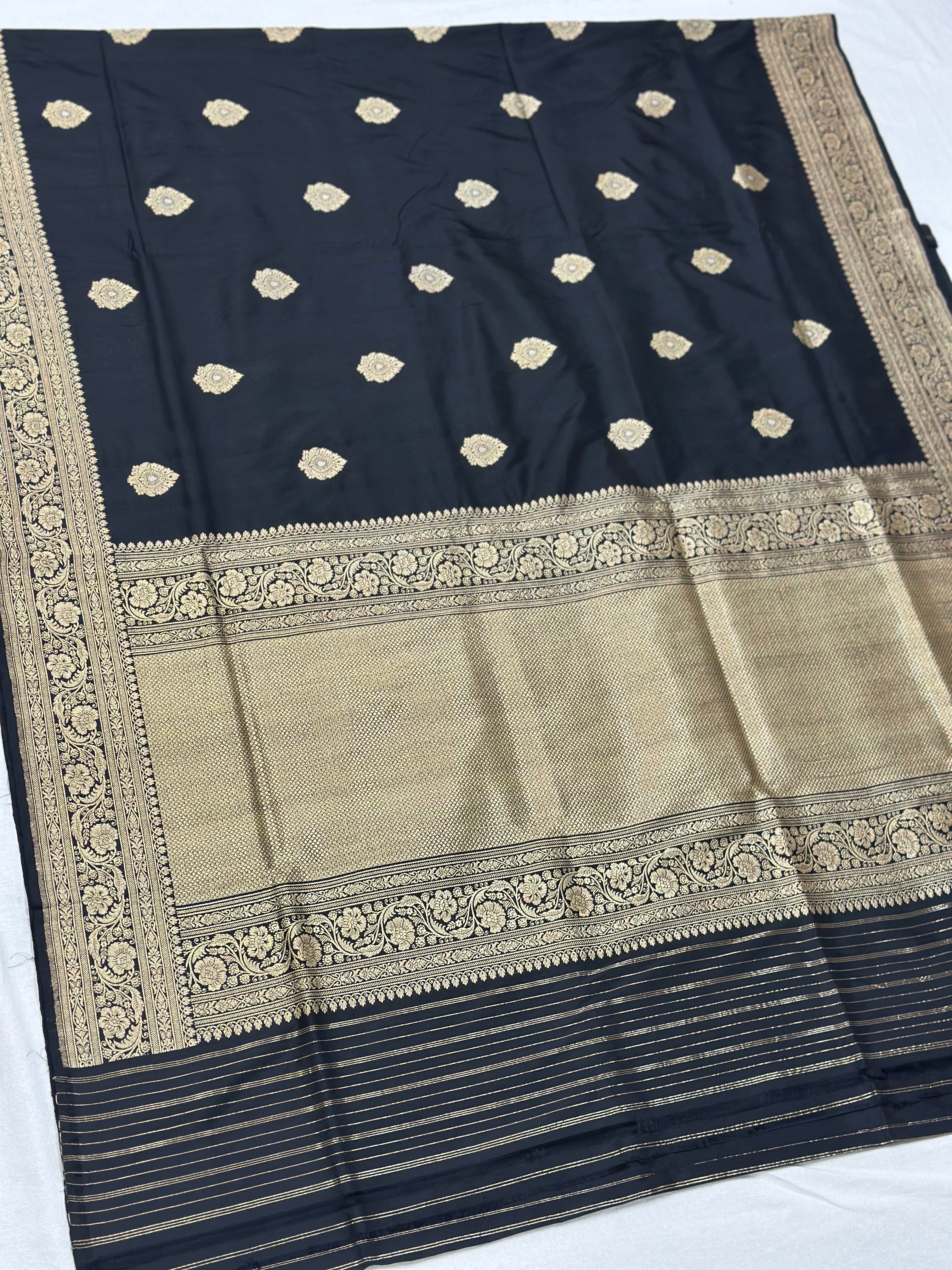 Black Handwoven Pure Banarasi Silk Saree