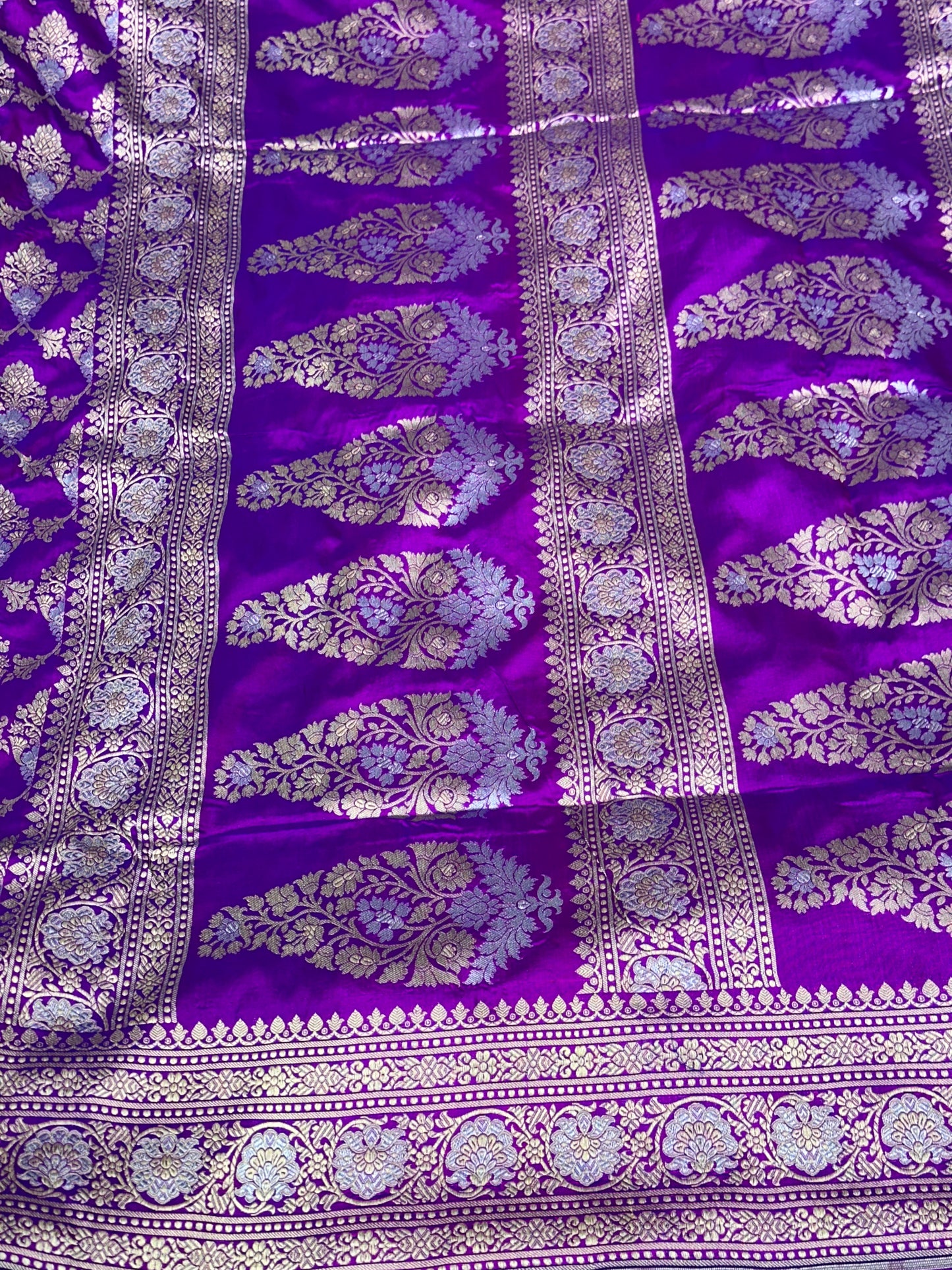 Majenta Pure Banarasi Katan Silk Saree- Floral Minakari Jaal with Rich Zari Border and Pallu
