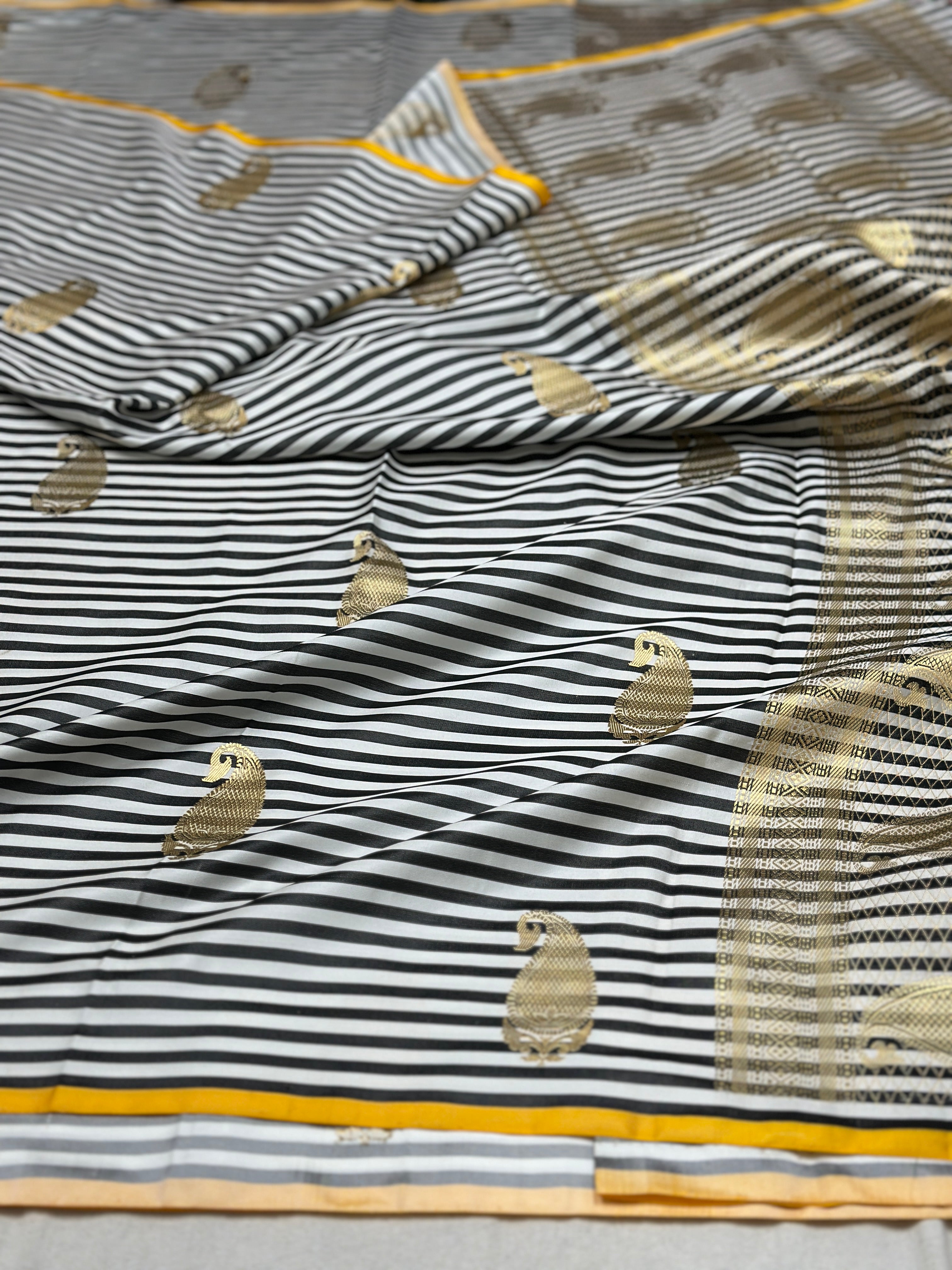 Handwoven Pure Banarasi Mashru Silk Saree