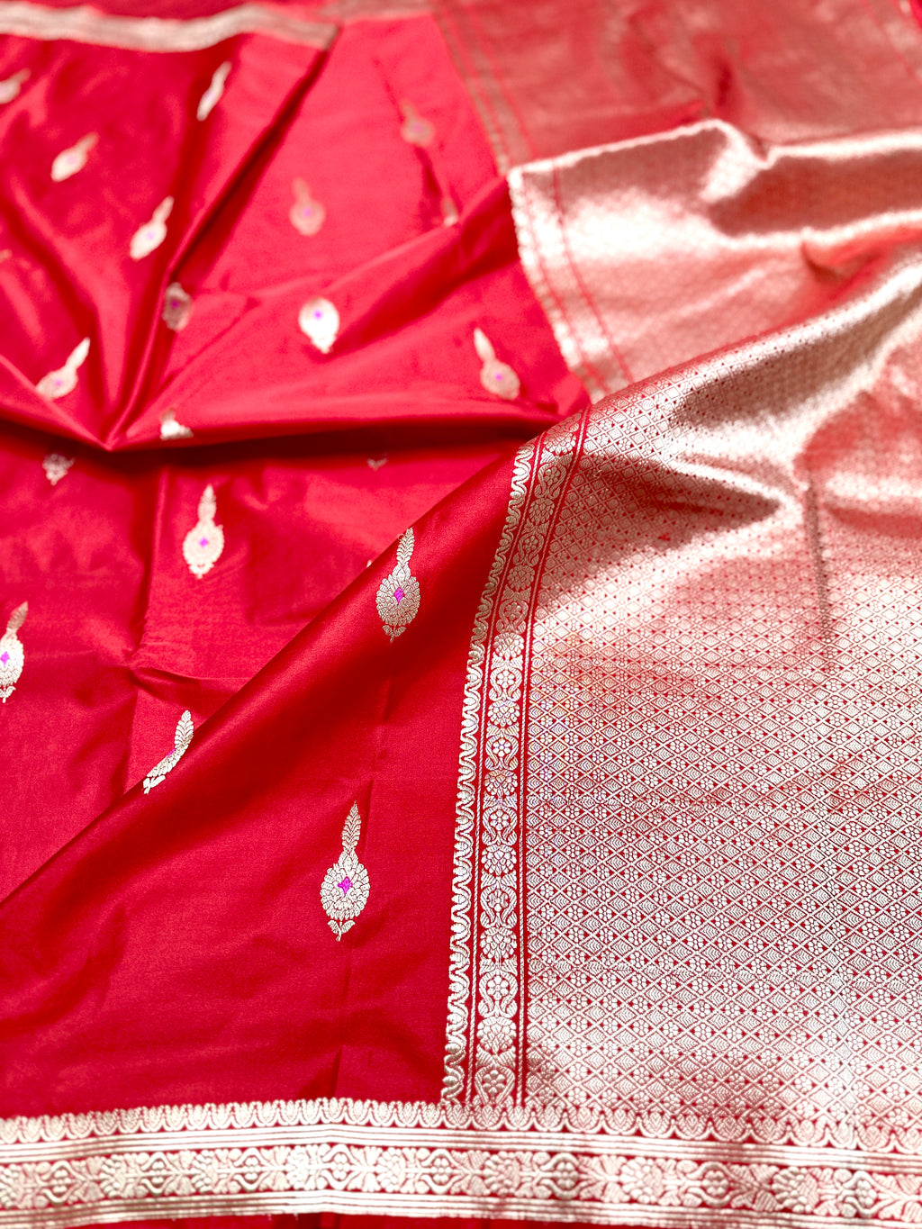 Red Handwoven Mashru Silk Saree