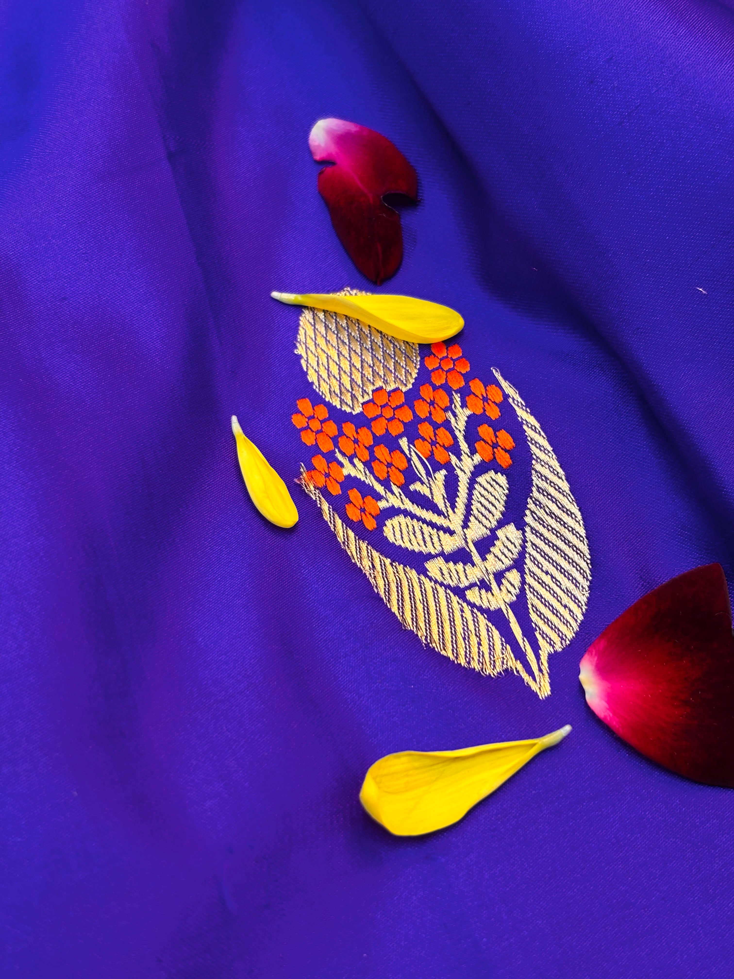 Royal Blue Pure Mashru Silk With Minakari Buti Handwoven Banarasi Saree