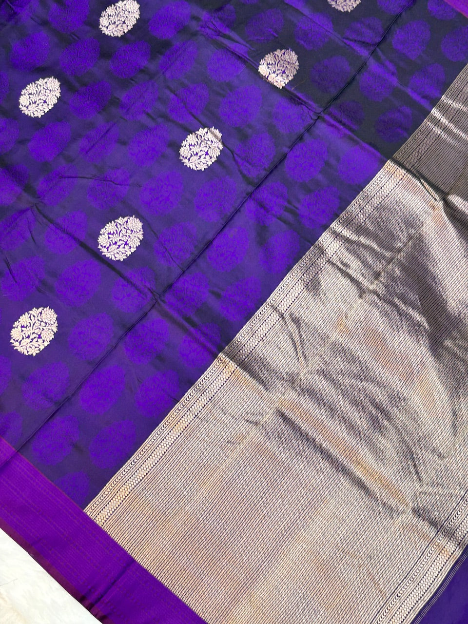Deep Purple Pure Tanchoi Silk Handwoven Banarasi Saree