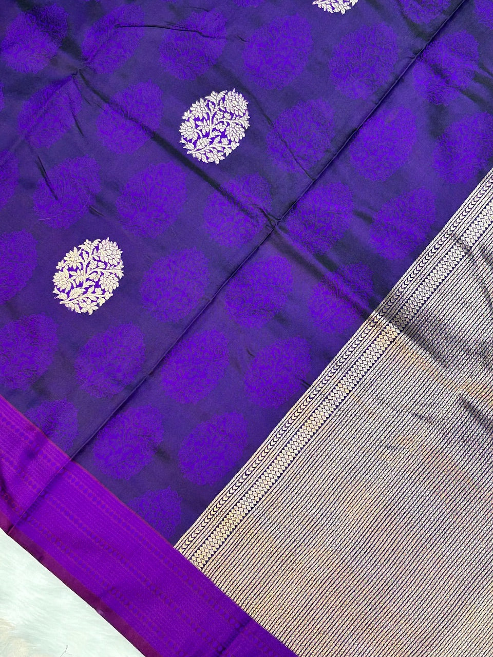 Deep Purple Pure Tanchoi Silk Handwoven Banarasi Saree