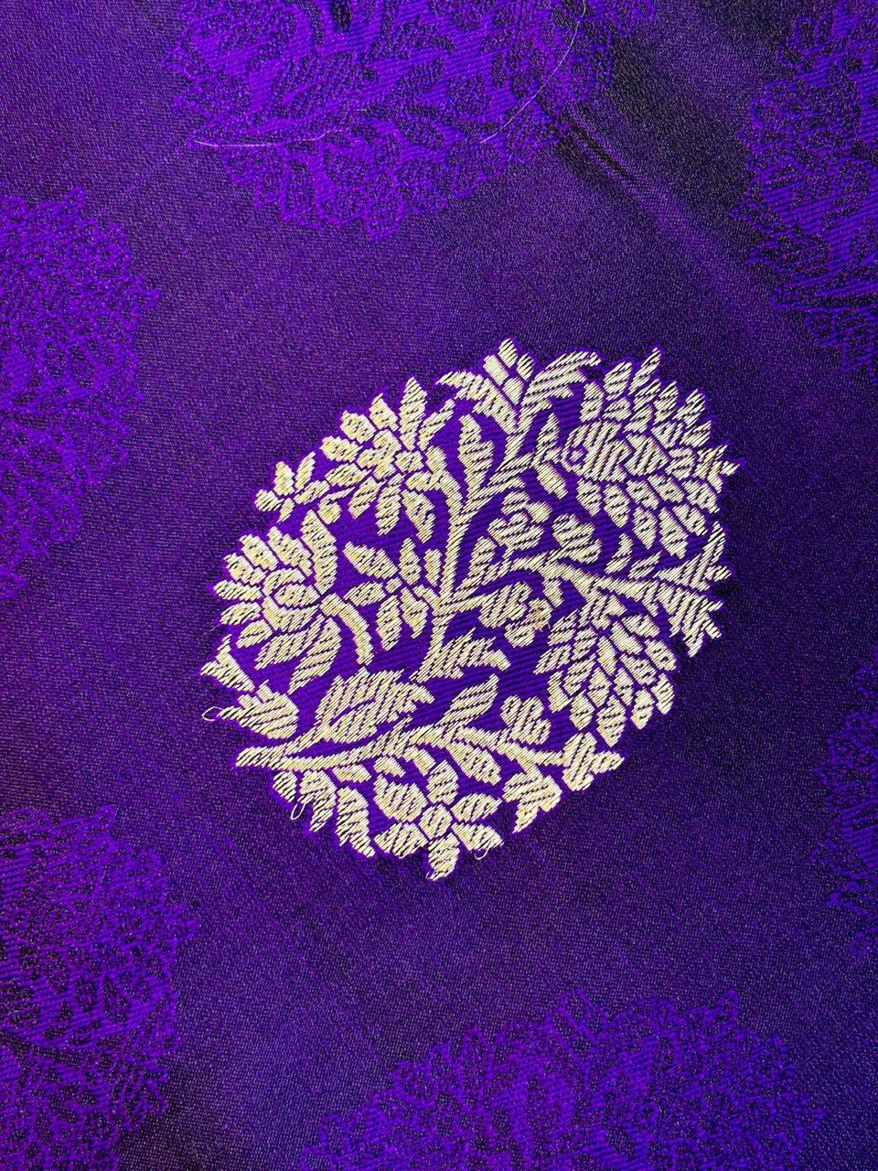 Deep Purple Pure Tanchoi Silk Handwoven Banarasi Saree
