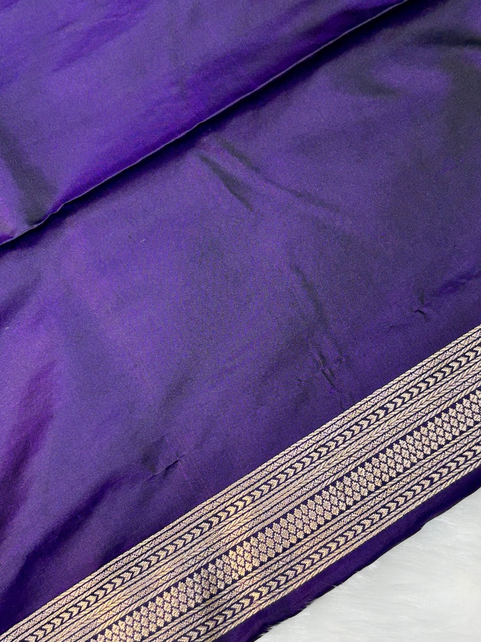 Deep Purple Pure Tanchoi Silk Handwoven Banarasi Saree