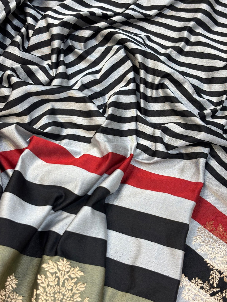 Red Checks Pure Mashru Silk Handwoven Banarasi Saree