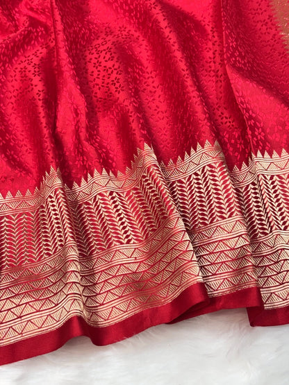Red Pure Tanchoi Silk Handwoven Banarasi Saree