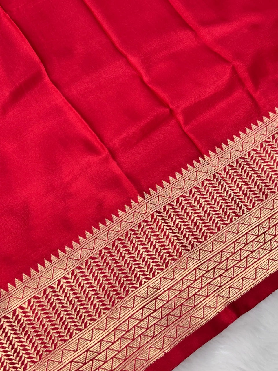 Red Pure Tanchoi Mashru Silk Handwoven Banarasi Saree