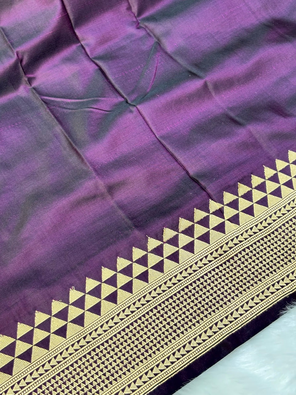 Wine Purple Pure Tanchoi Mashru Silk Handwoven Banarasi Saree