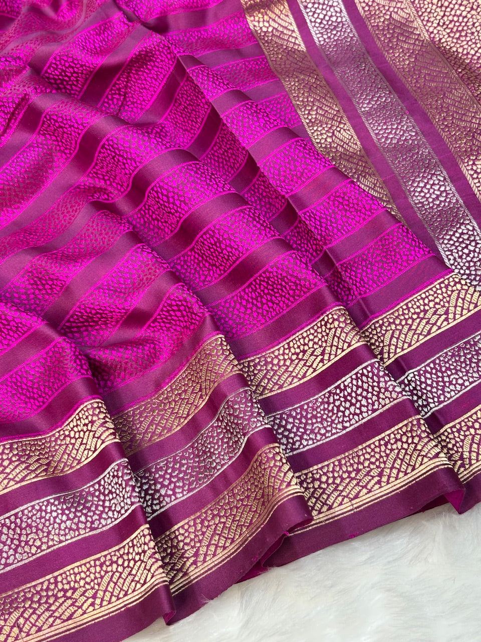 Hot Pink Pure Mashru Silk Buti Handwoven Banarasi Saree