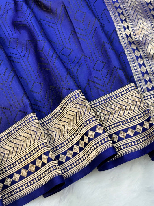 Royal Blue Pure Tanchoi Silk Buti Handwoven Banarasi Saree
