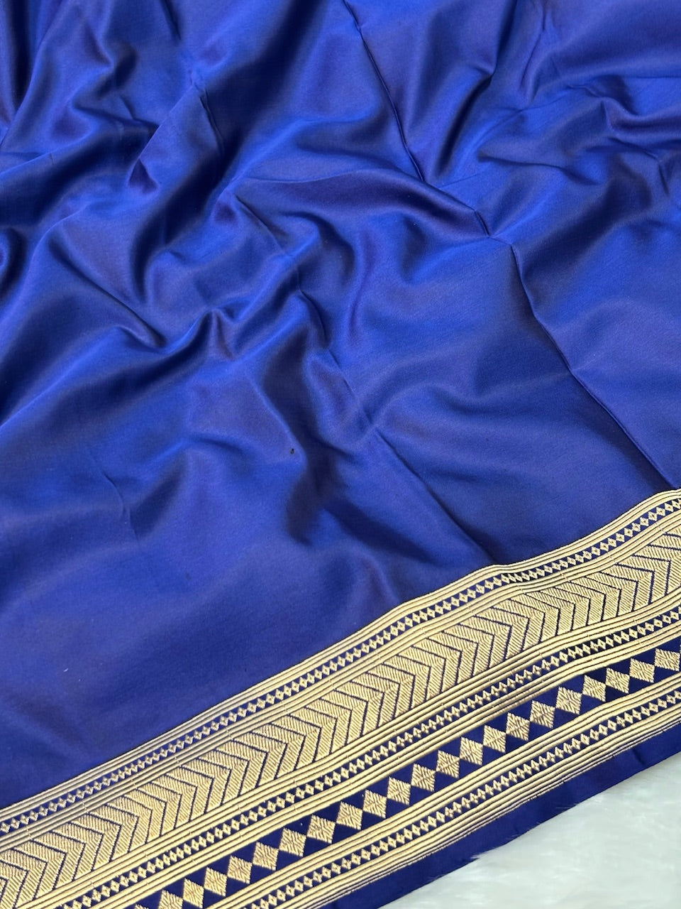 Royal Blue Pure Mashru Silk Buti Handwoven Banarasi Saree