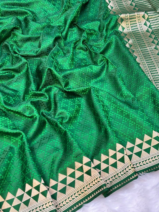 Green Pure Tanchoi Silk Buti Handwoven Banarasi Saree
