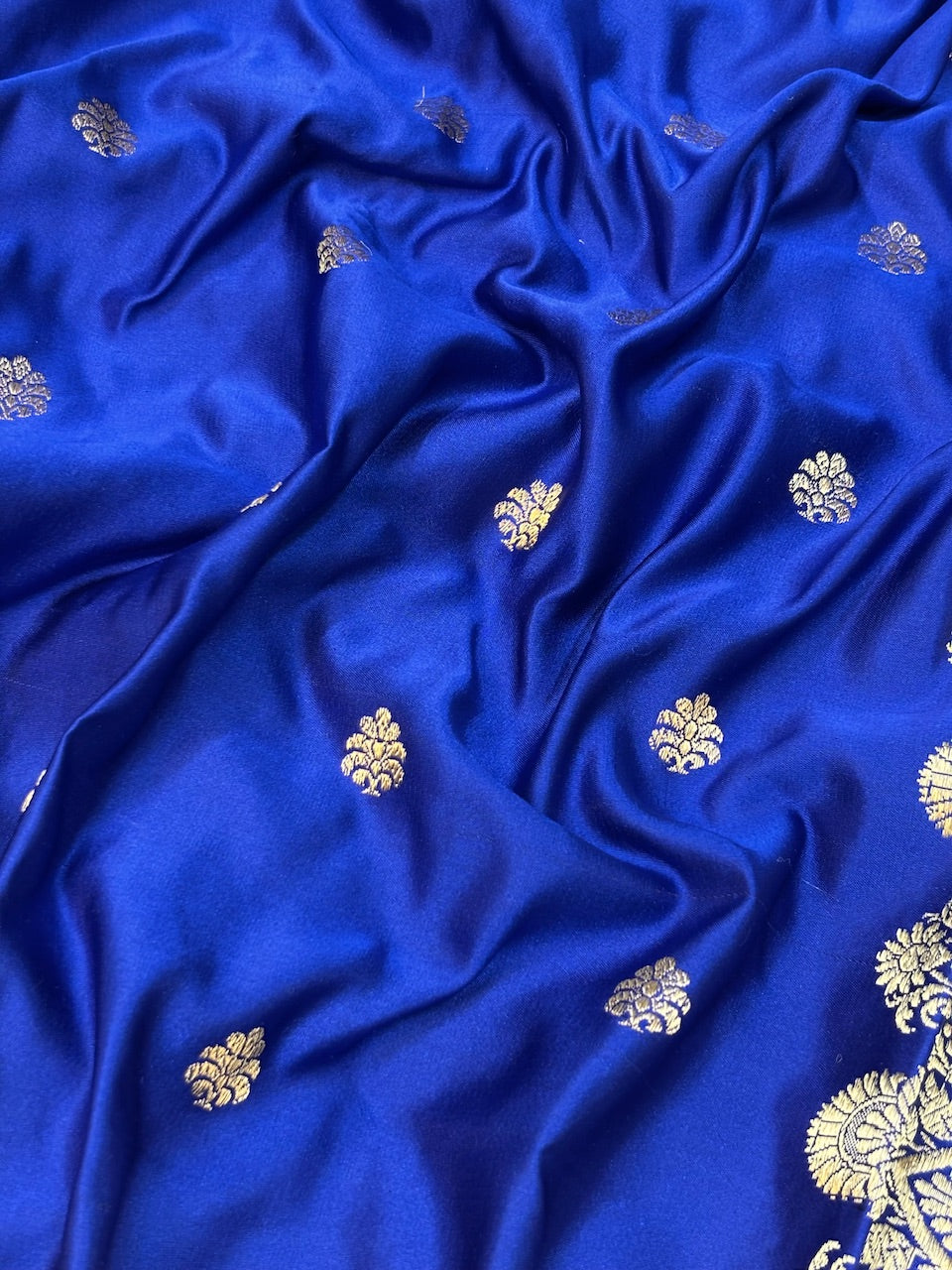 Royal Blue Pure Mashru Silk Buti Handwoven Banarasi Saree