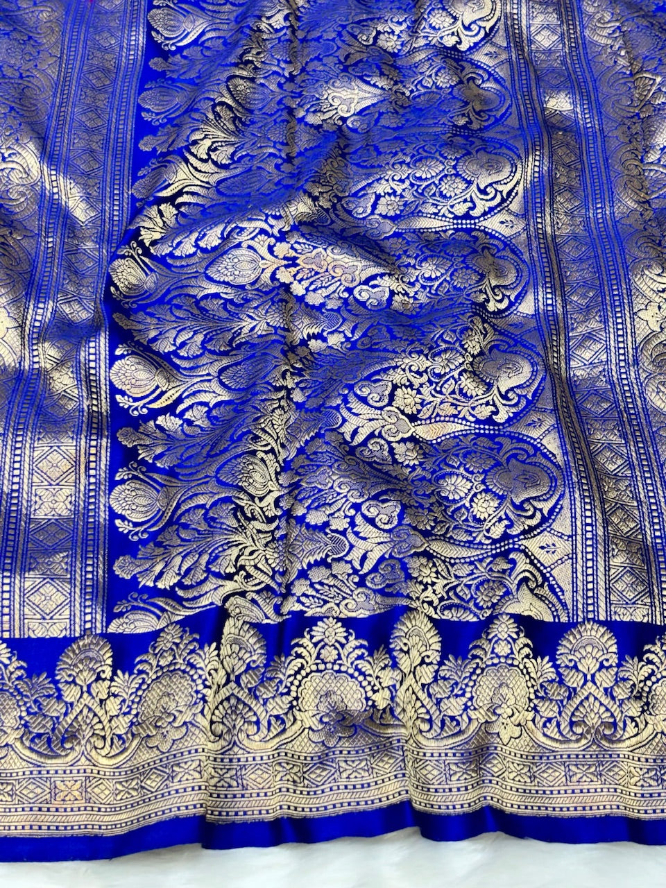 Royal Blue Pure Mashru Silk Buti Handwoven Banarasi Saree
