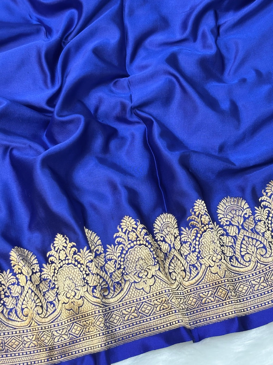 Royal Blue Pure Mashru Silk Buti Handwoven Banarasi Saree