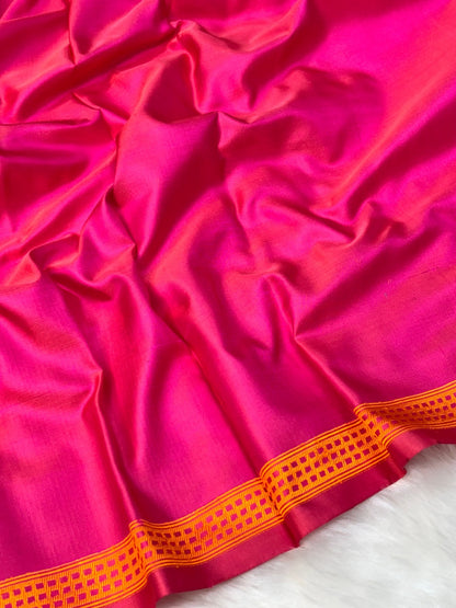 Pinkish Orange Pure Tanchoi Silk Buti Handwoven Banarasi Saree