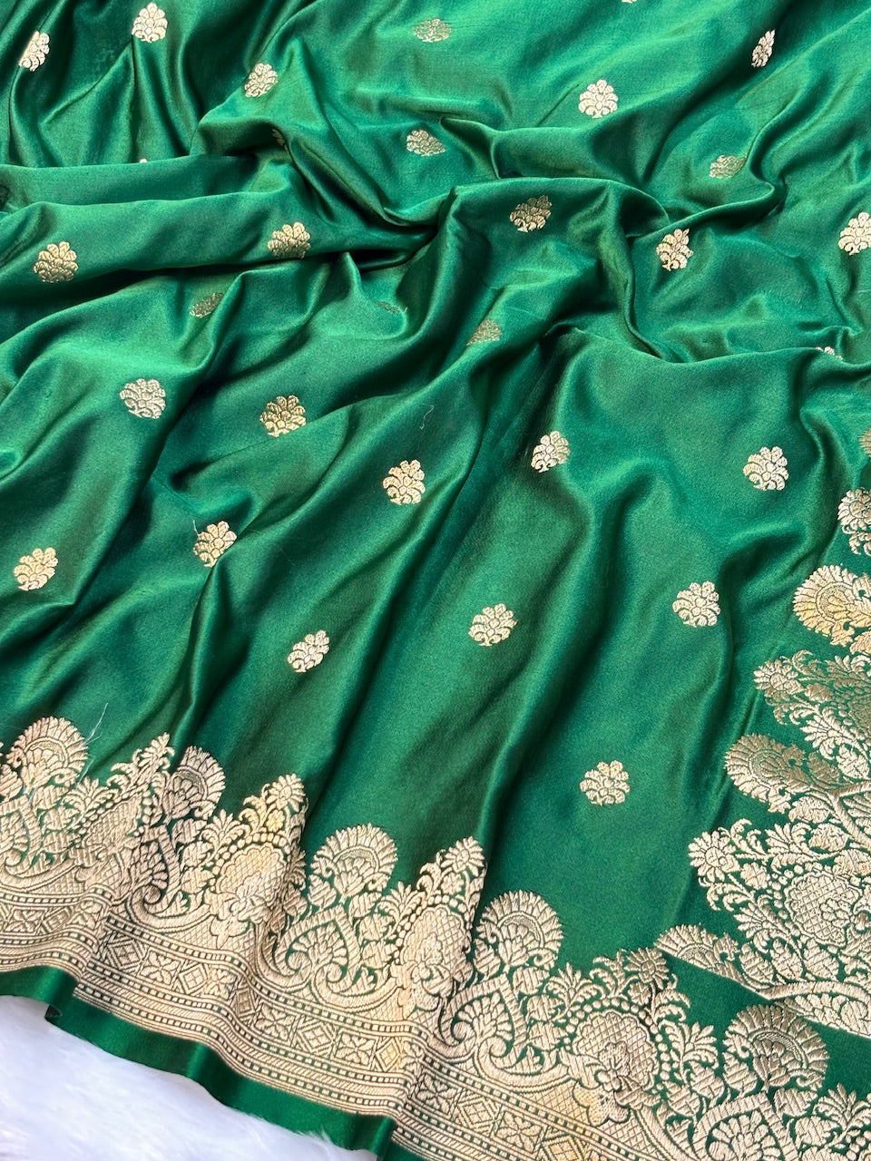 Bottle Green Pure Mashru Silk With Minakari Buti Handwoven Banarasi Saree