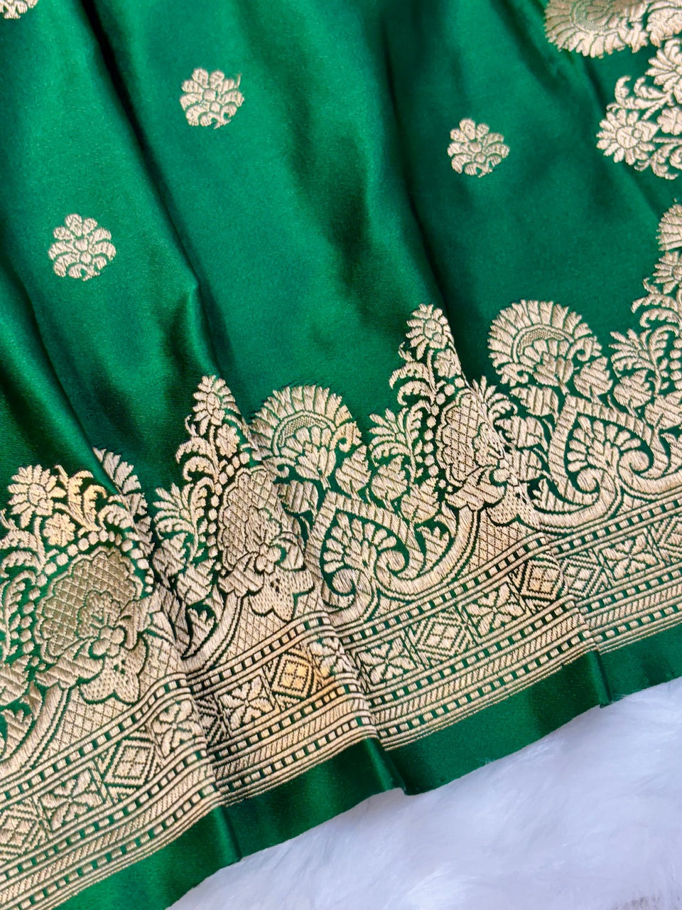 Bottle Green Pure Mashru Silk With Minakari Buti Handwoven Banarasi Saree