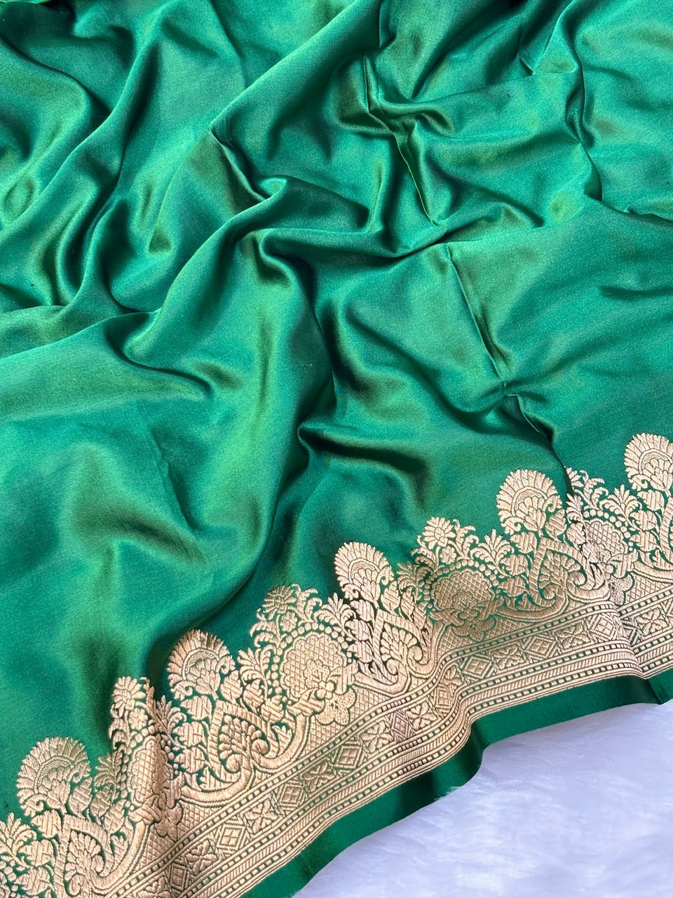 Bottle Green Pure Mashru Silk With Minakari Buti Handwoven Banarasi Saree