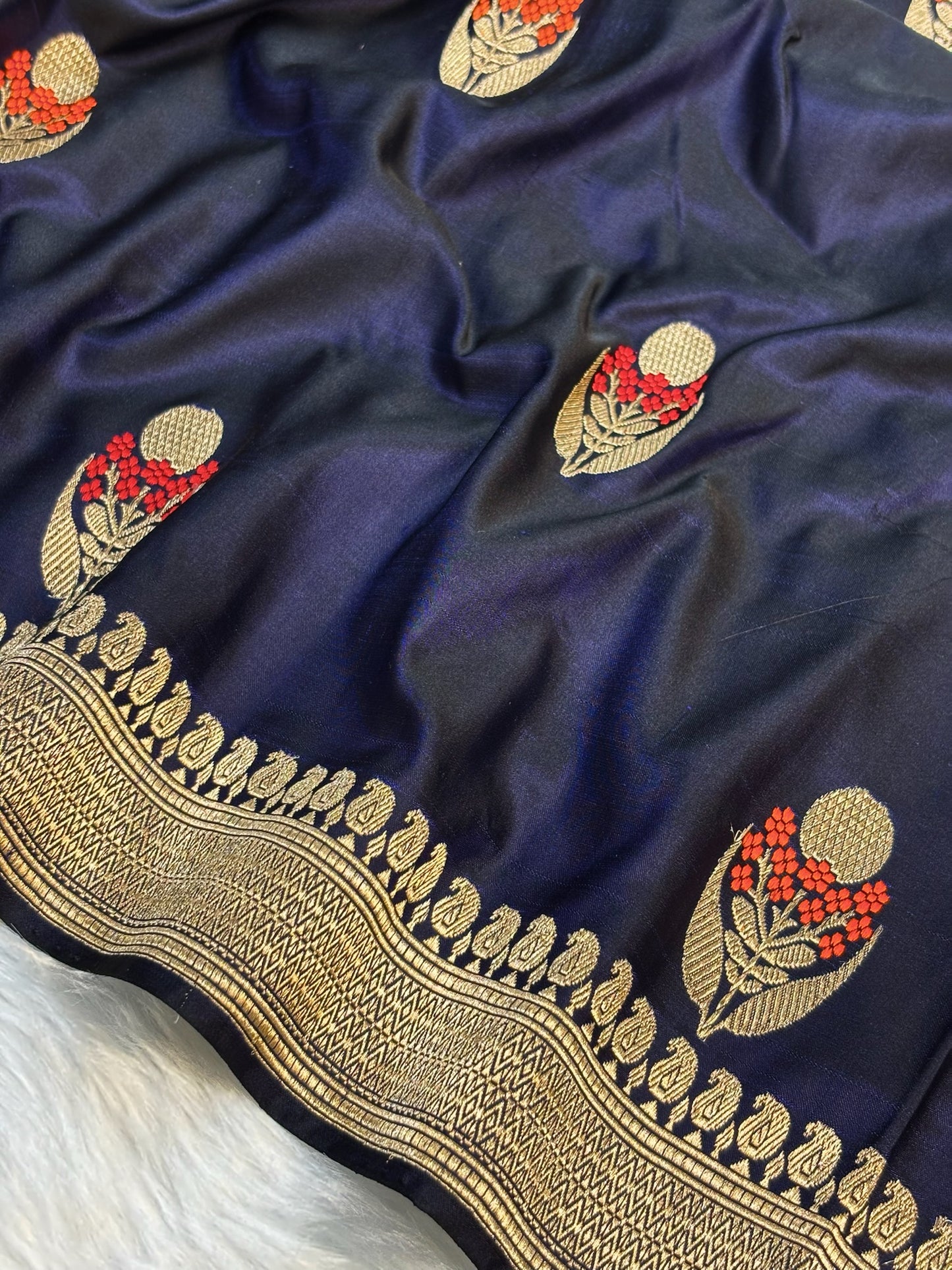 Pure Mashru Handwoven Silk Saree – Midnight Blue Elegance