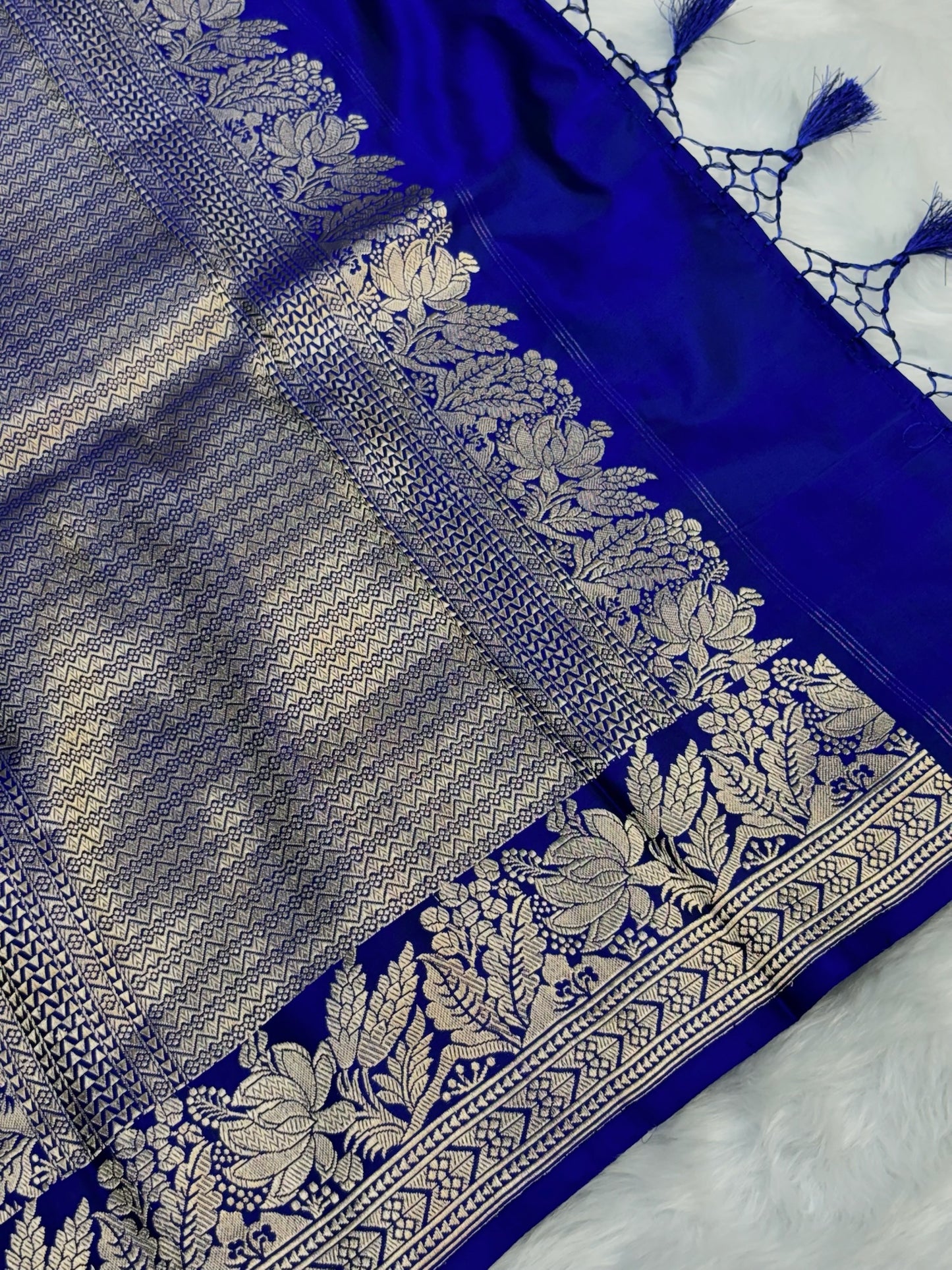 Pure Mashru Handwoven Silk Saree – Royal Blue Elegance