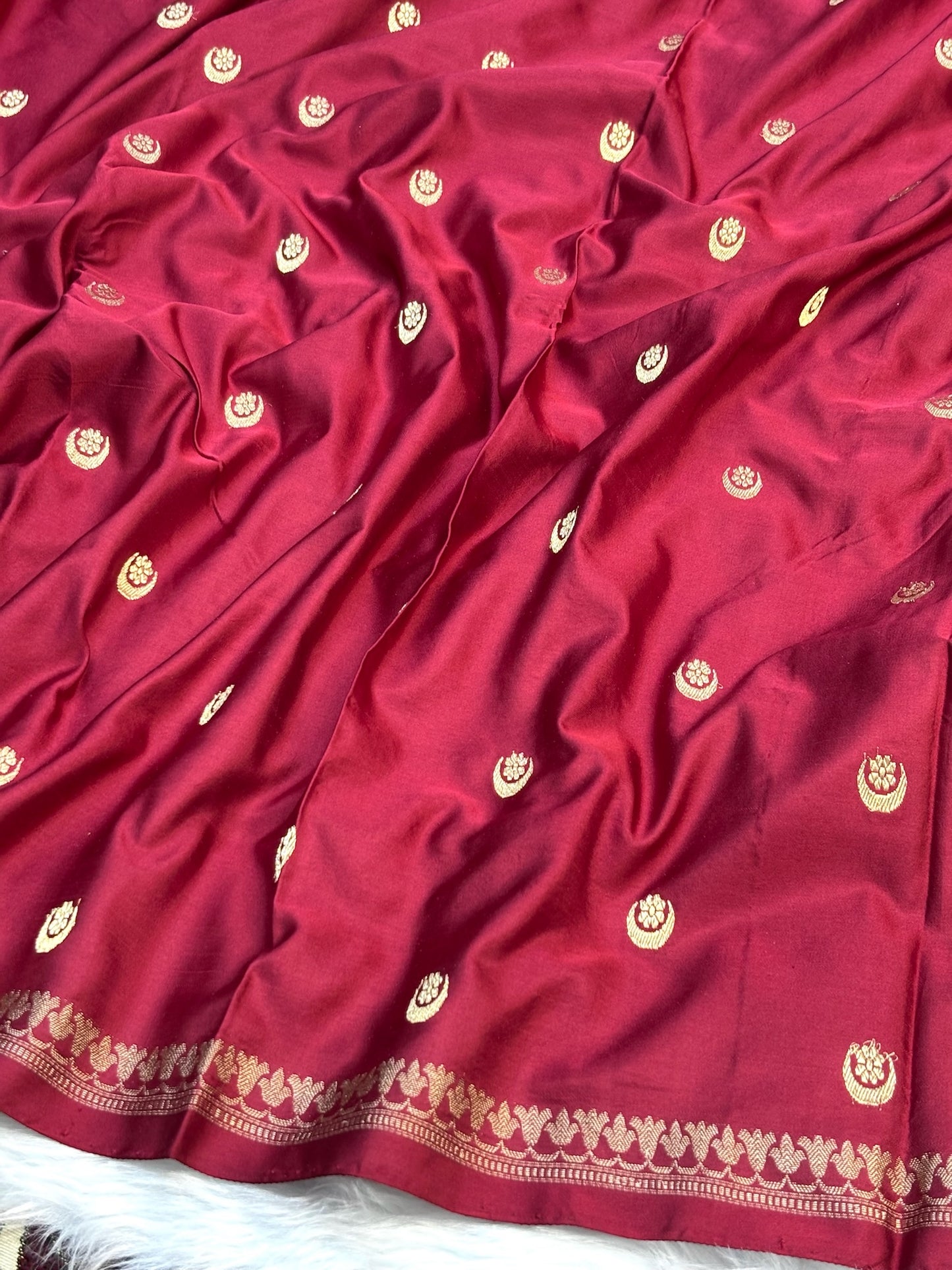 Pure Mashru Handwoven Silk Saree – Maroon Elegance