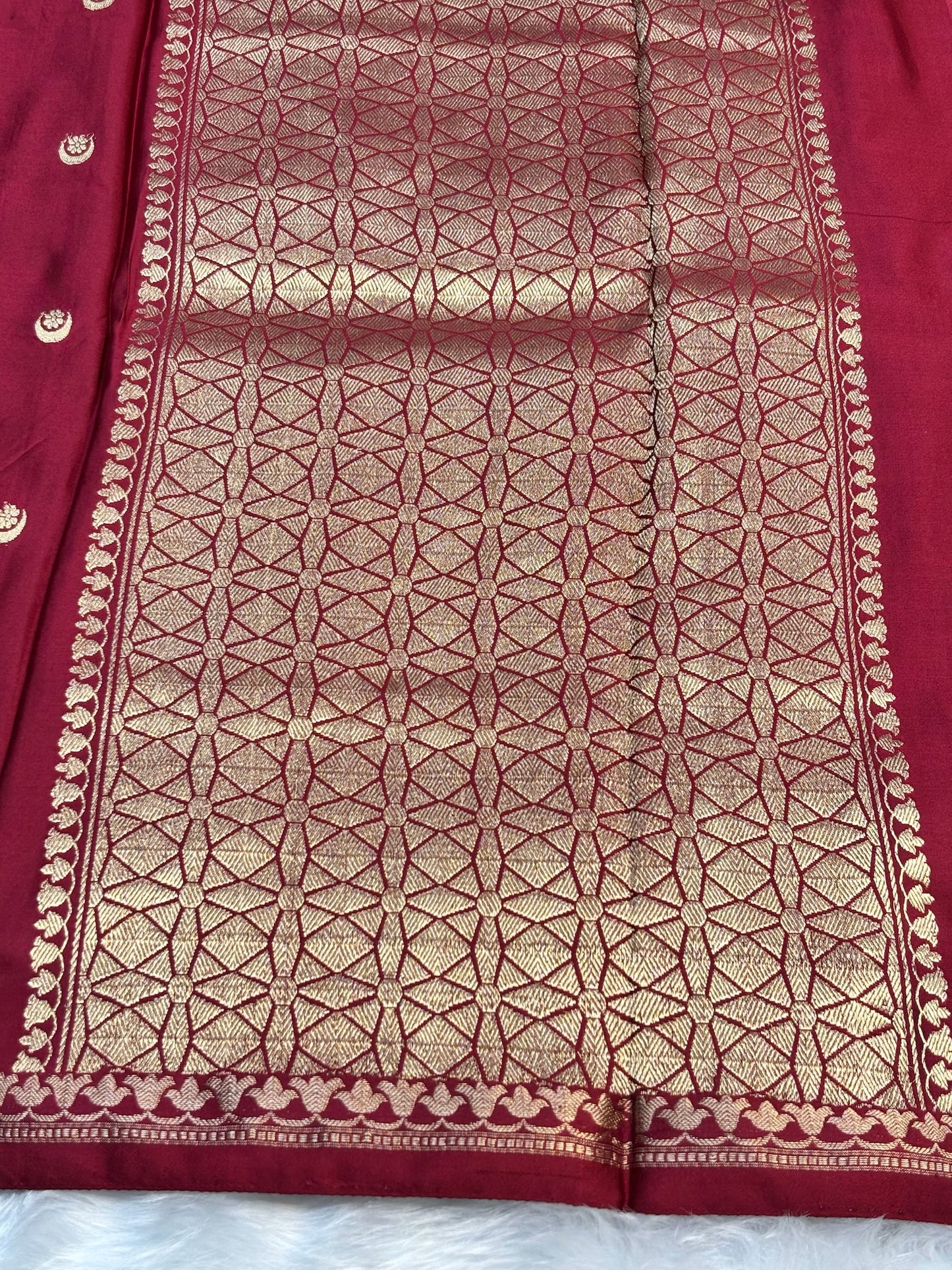 Pure Mashru Handwoven Silk Saree – Maroon Elegance