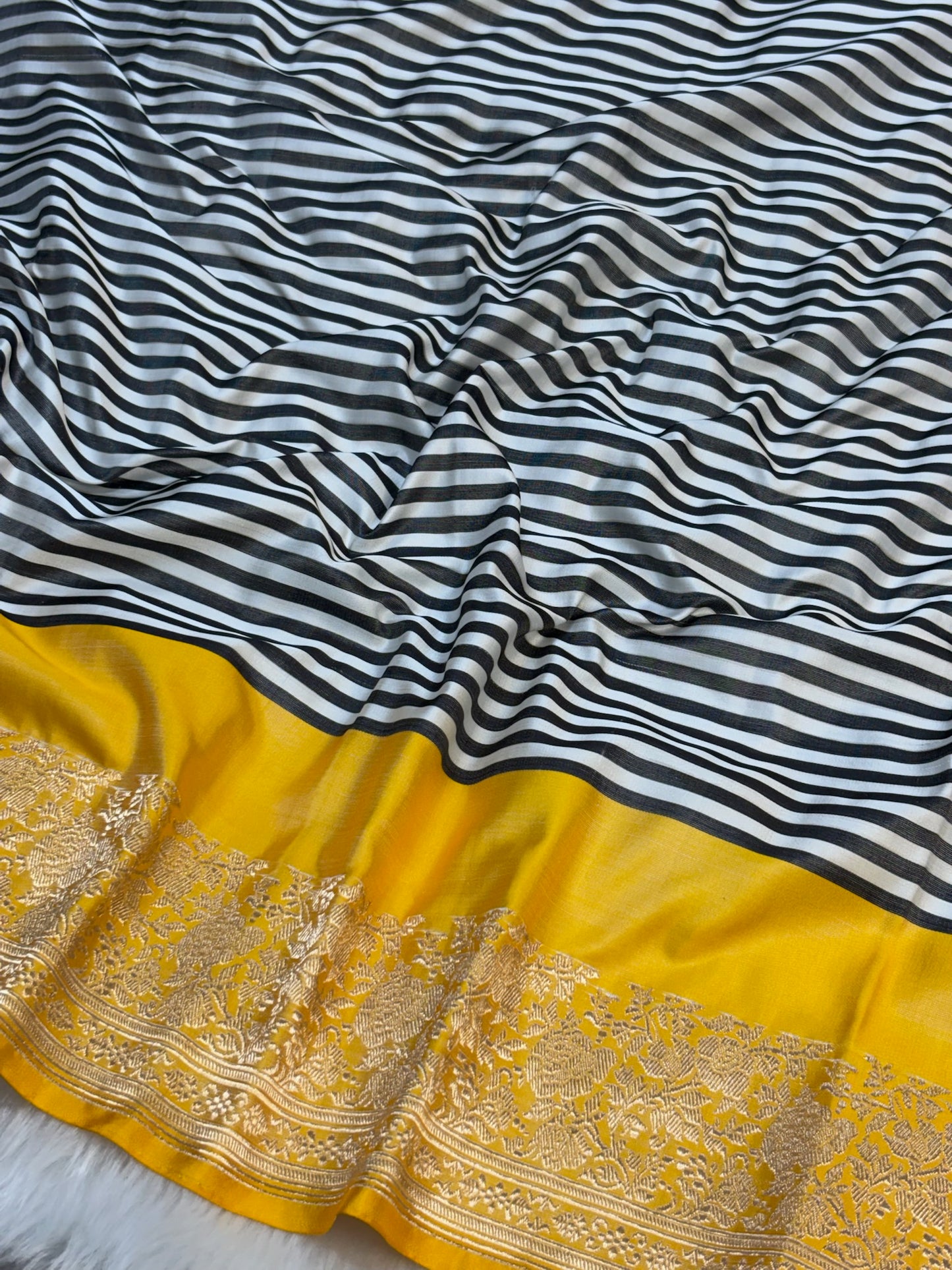 Pure Mashru Handwoven Silk Saree – Elegance