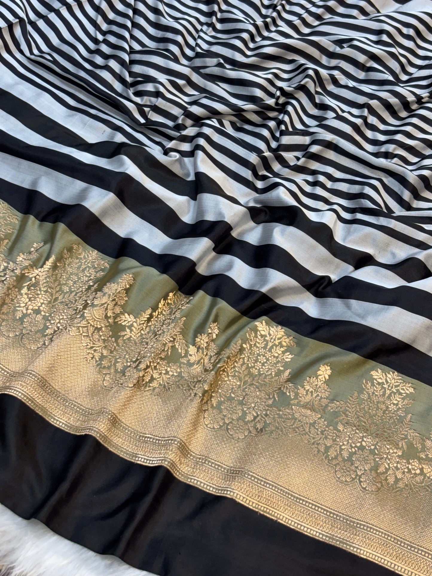Pure Mashru Handwoven Silk Saree – Elegance