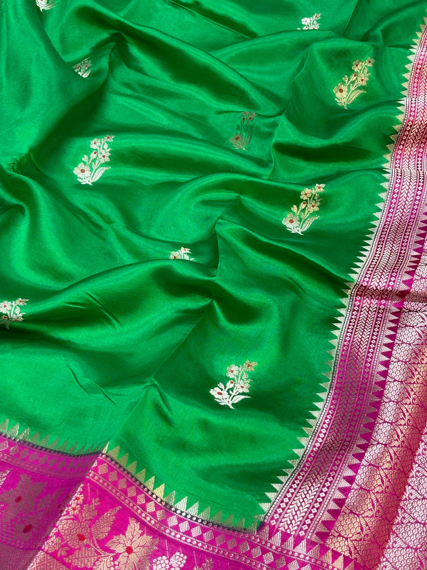 Pure Banarasi Soft Silk Saree – Leaf Green | Traditional Banarasi saree