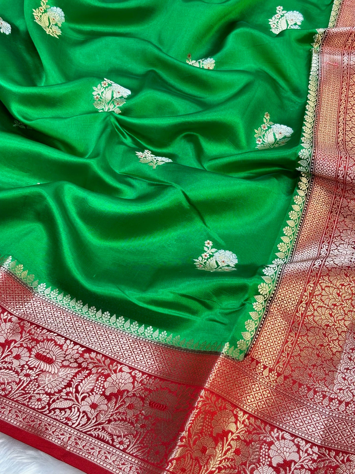 Pure Banarasi Soft Silk Saree –  Green | Traditional Banarasi saree