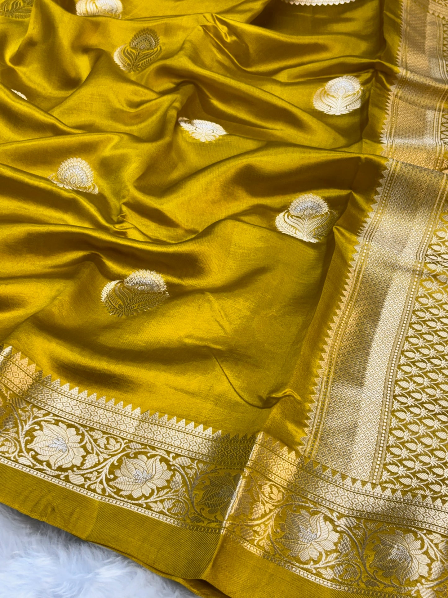 Pure Banarasi Soft Silk Saree – Yellow| Traditional Banarasi saree
