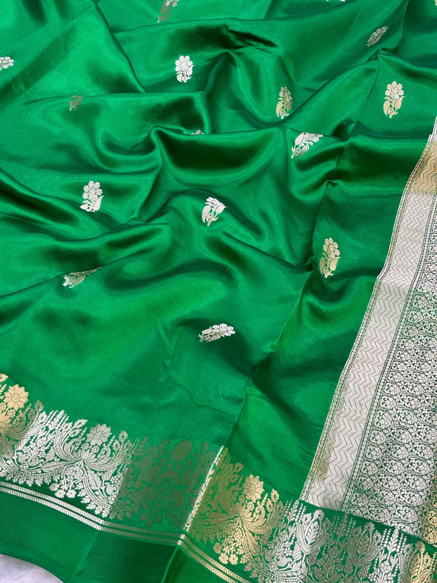 Pure Banarasi Soft SilkSaree – Bottle Green | Traditional Banarasi saree