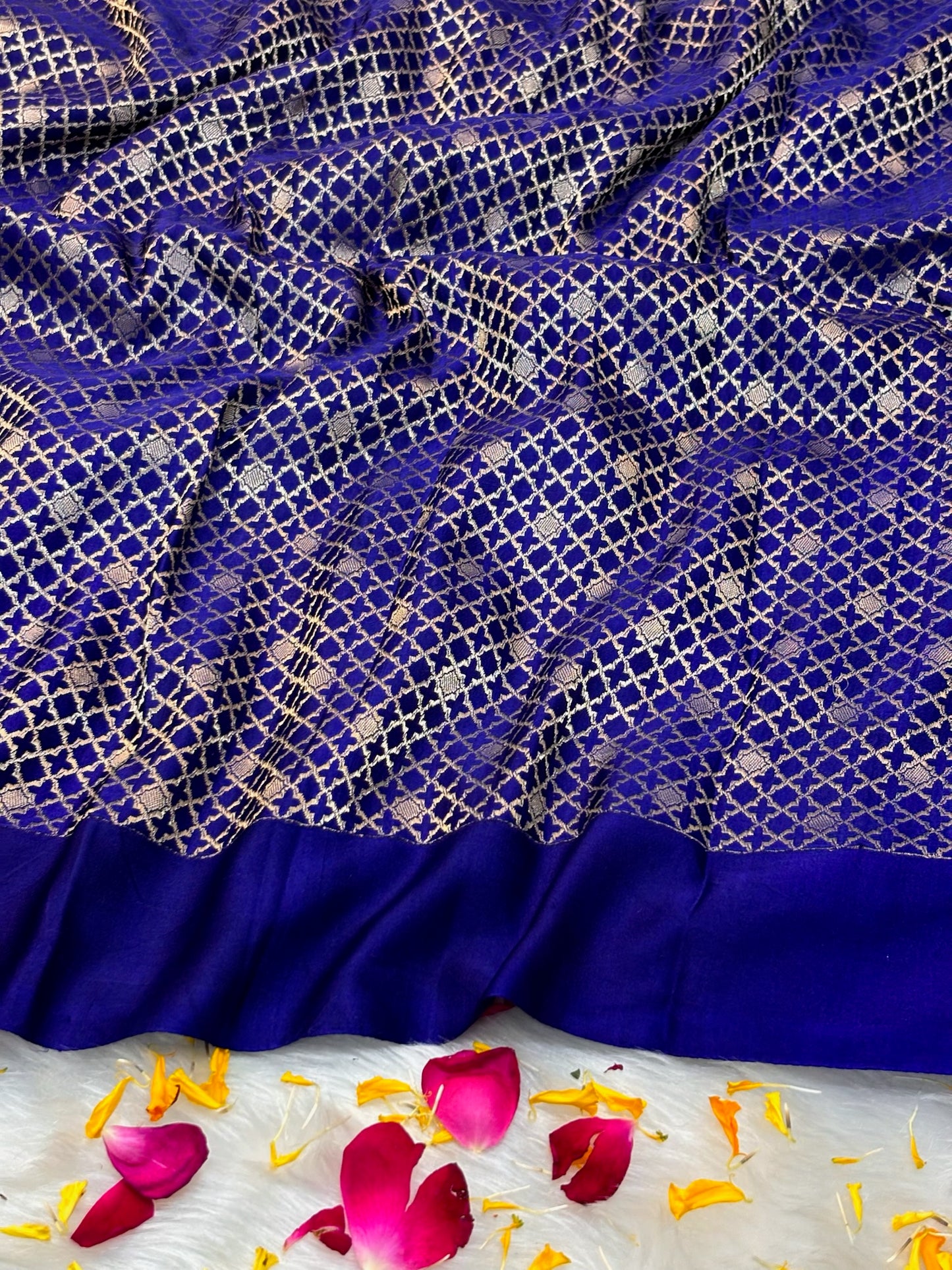 Pure Mashru Handwoven Silk Saree – Elegance