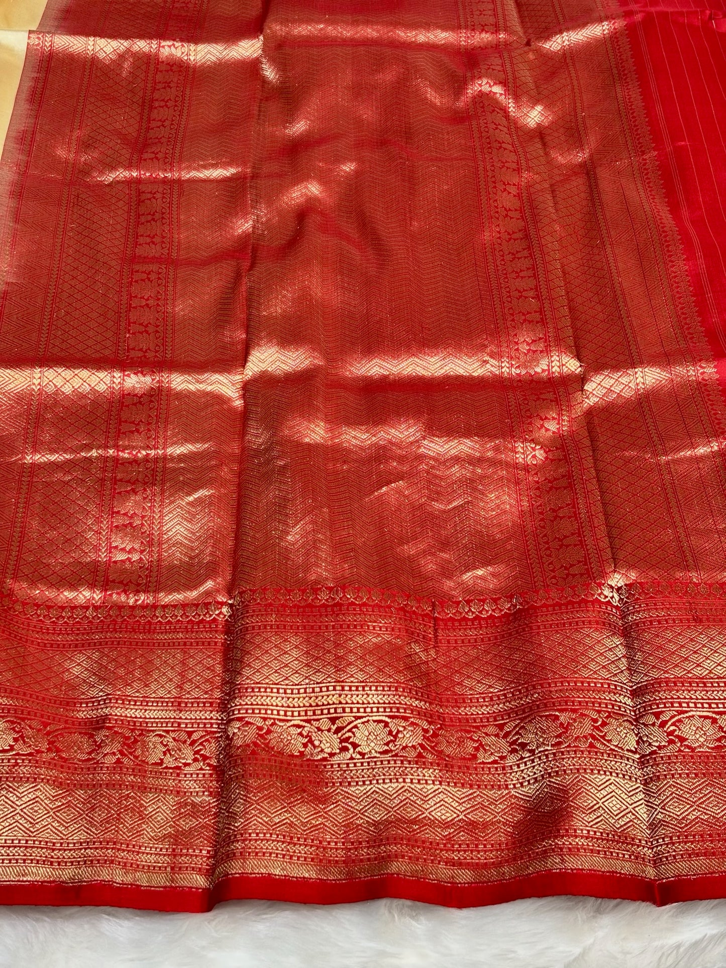 Pure Katan Silk Handwoven Banarasi Saree – Ivory Base with Rich Red Zari Border