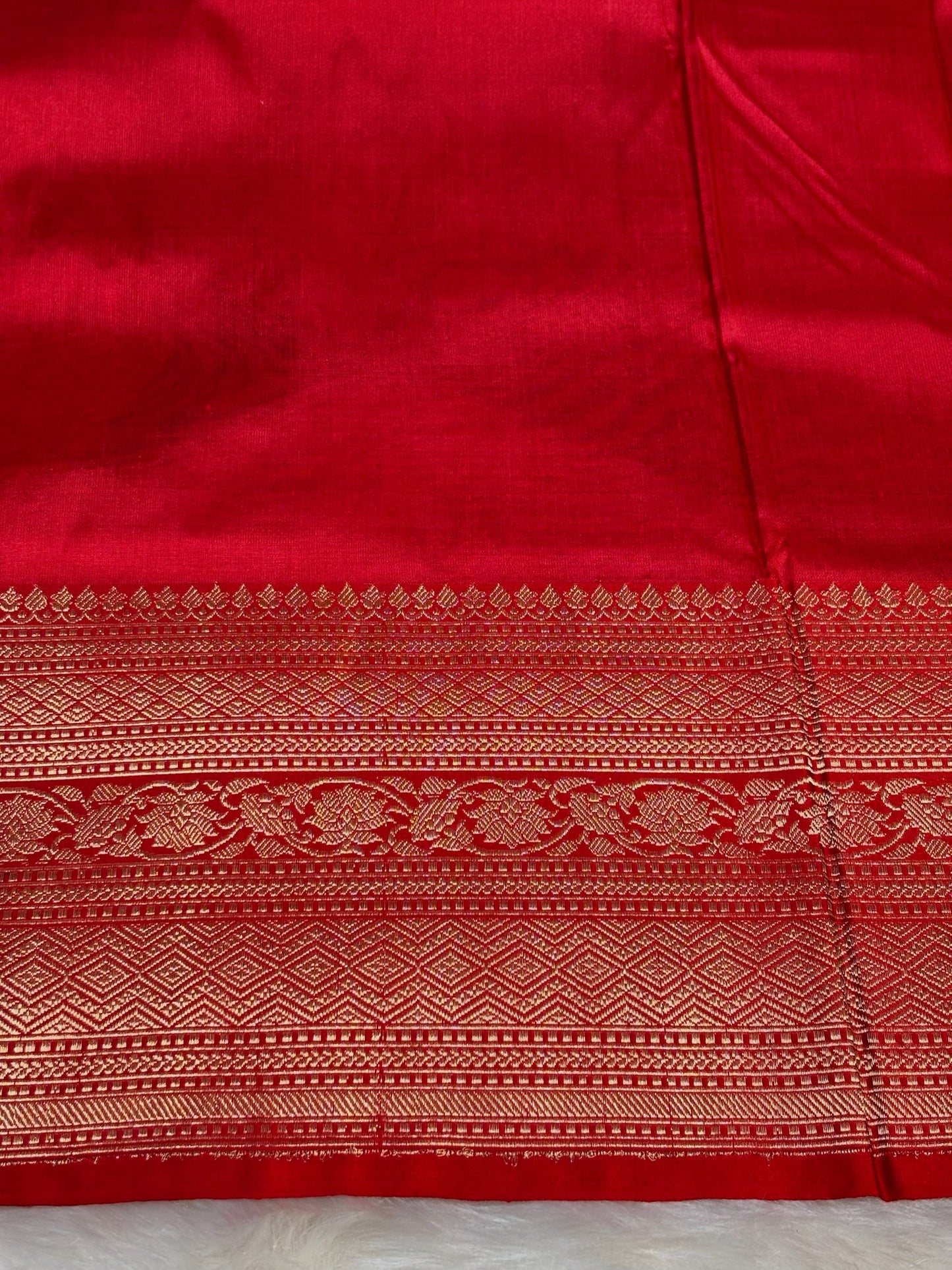 Pure Katan Silk Handwoven Banarasi Saree – Wine Base with Rich Red Zari Border