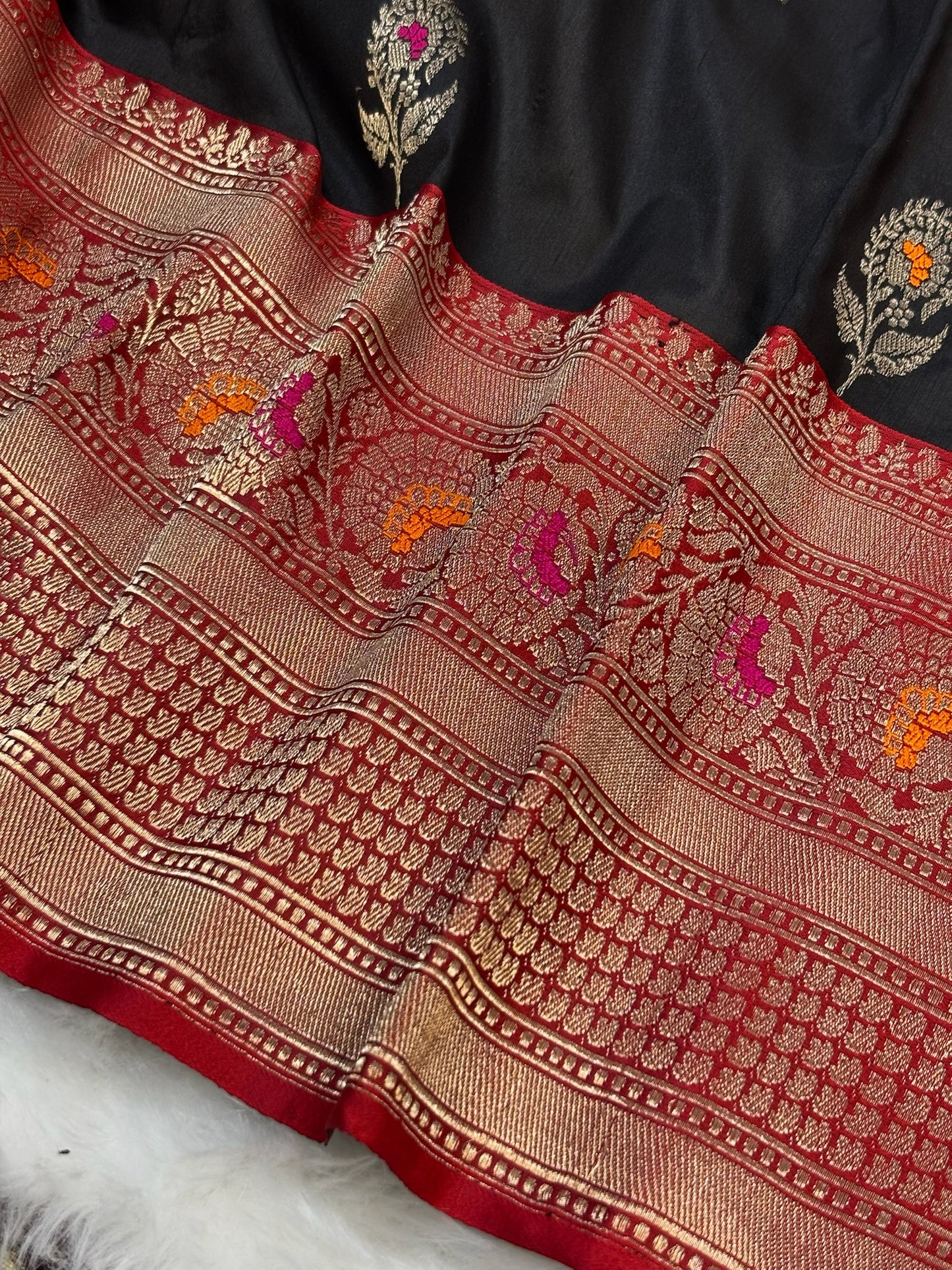 Pure Katan Silk Handwoven Banarasi Saree –  Black Base with Rich Zari Border