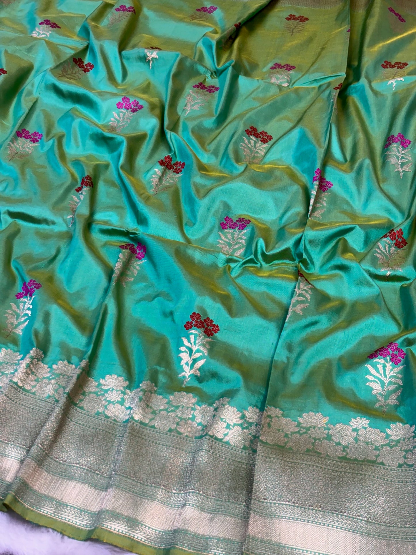 Pure Katan Silk Handwoven Banarasi Saree – Parrot Green Base with Rich Zari Border