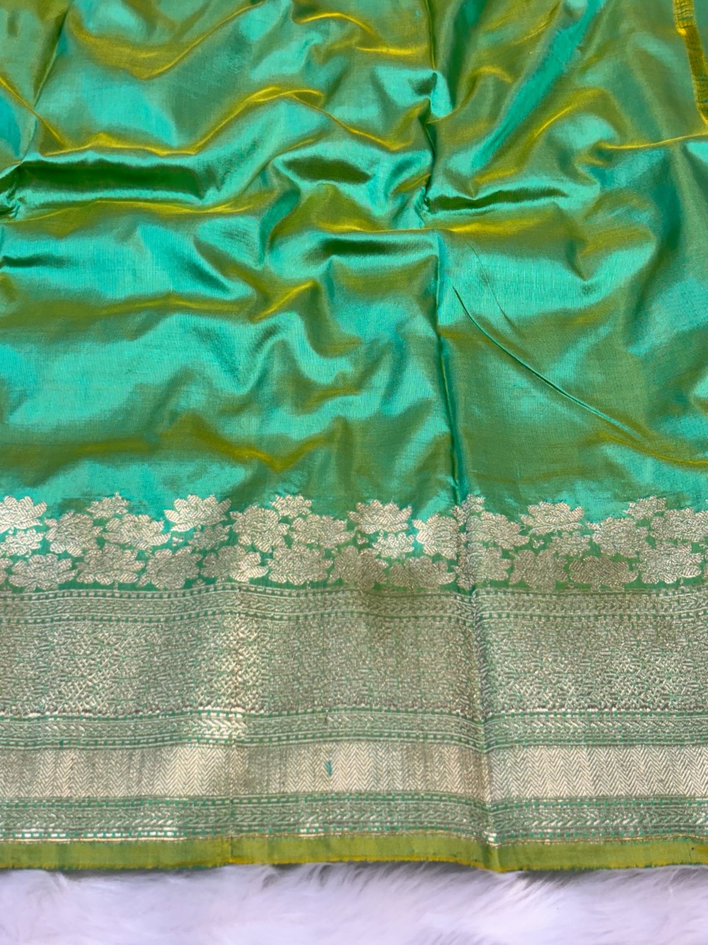 Pure Katan Silk Handwoven Banarasi Saree – Parrot Green Base with Rich Zari Border