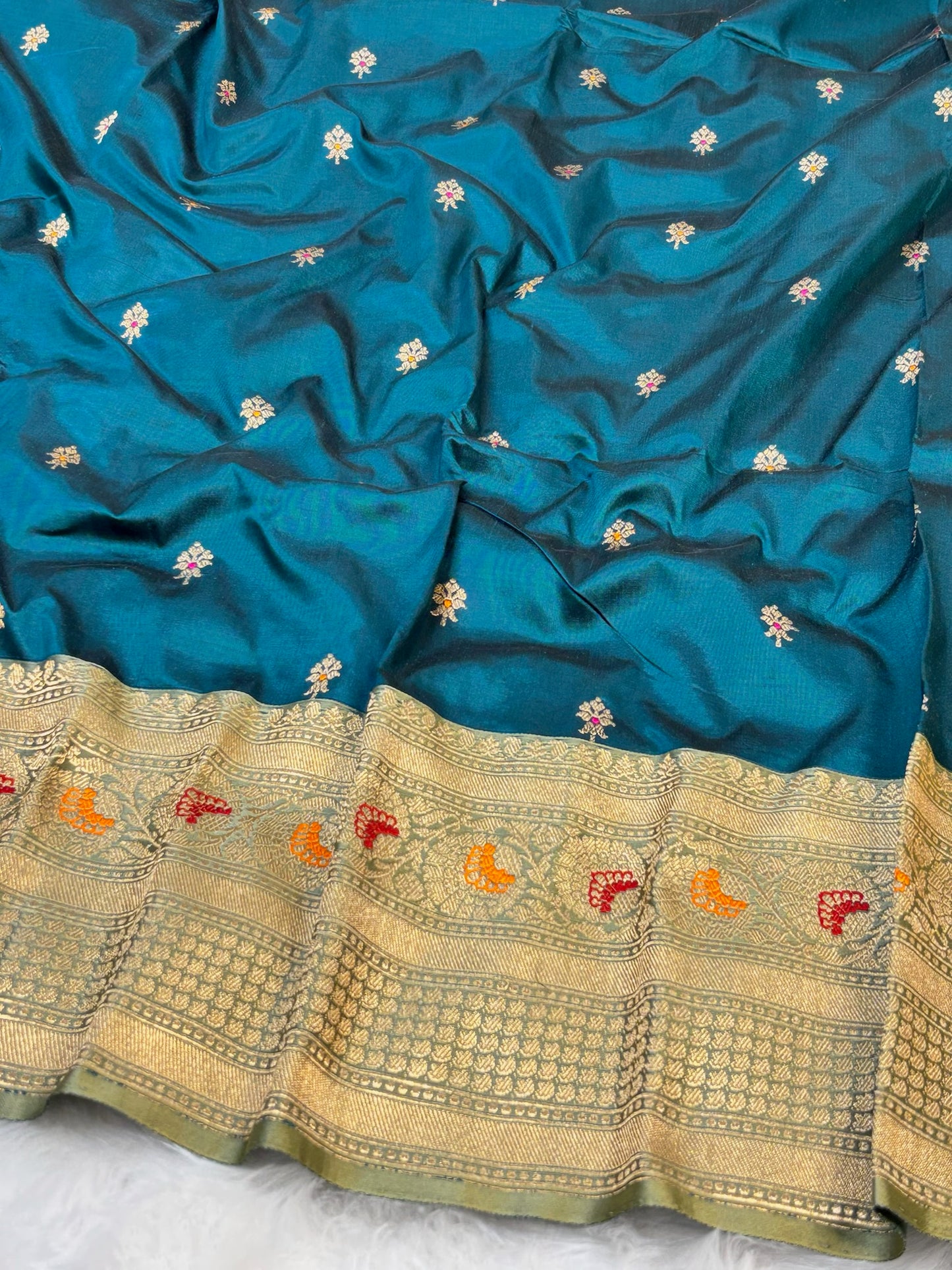 Pure Katan Silk Handwoven Banarasi Saree – Teal Green Base with Rich Zari Border