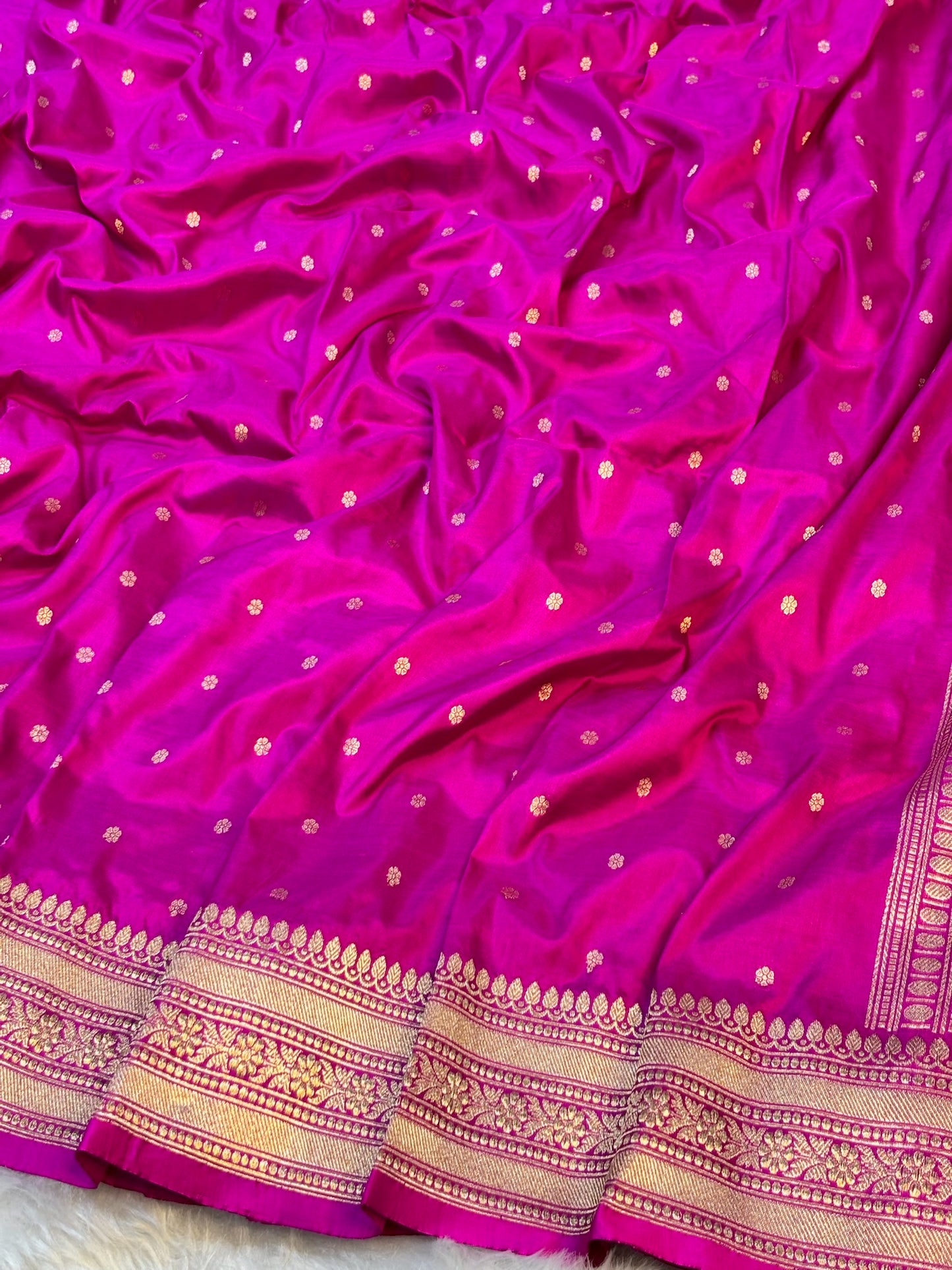 Pure Katan Silk Handwoven Banarasi Saree – Hot Pink Base with Rich Zari Border