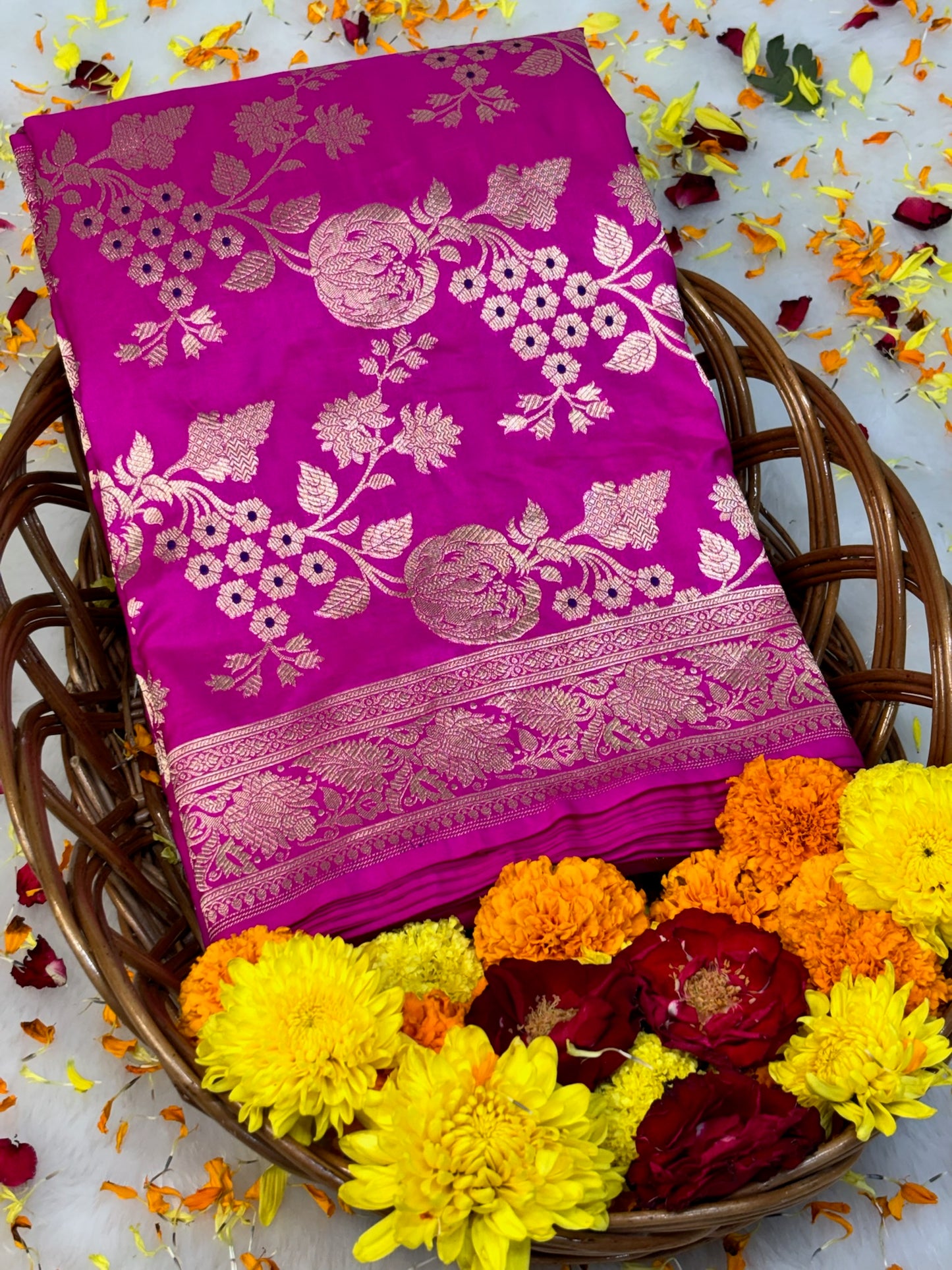 Banarasi Hot Pink Pure Silk Brocade Saree – Luxurious Katan Silk with Intricate Brocade Weave (Copy)